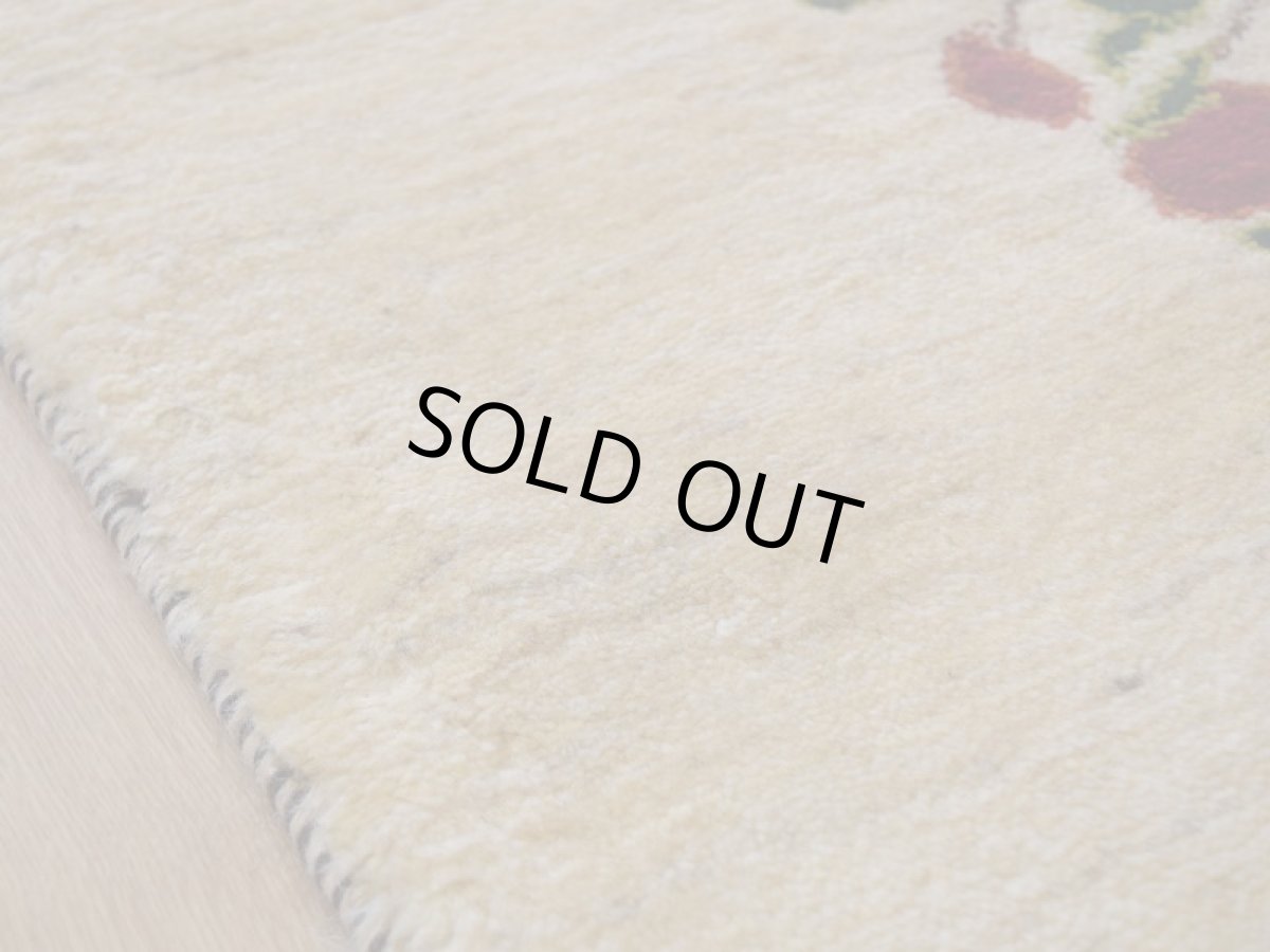 画像10: 新品 ペルシャ ギャッベ 縦2m 横1.5m 3㎡ 〜2-3帖程度 リビング ダイニング 2-3人掛けソファ サイズ 195 × 150 cm No.2441 肉厚 リーズバフト ウール 手織りギャベ  ハンドメイド ラグ 絨毯 カーペット ザクロの木 生命の樹 糸杉 生成り クリーム 緑 リビングダイニングルームやベッドサイドに N-2441-195150-S-095-077 (10)