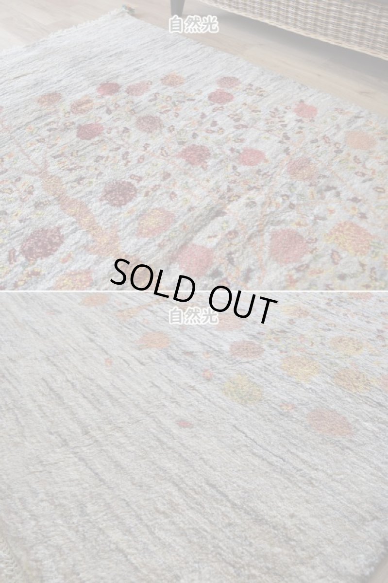 画像7: 新品 ペルシャ ギャッベ 縦2m 横1.3m 3㎡ 〜2帖程度 リビング ダイニング 2-3人掛けソファ サイズ 210 × 130 cm No.2428 肉厚 リーズバフト ウール 手織りギャベ  ハンドメイド ラグ 絨毯 カーペット ザクロの木 生命の樹 グレー リビングダイニングルームやベッドサイドに N-2428-210130-S-086-288 (7)