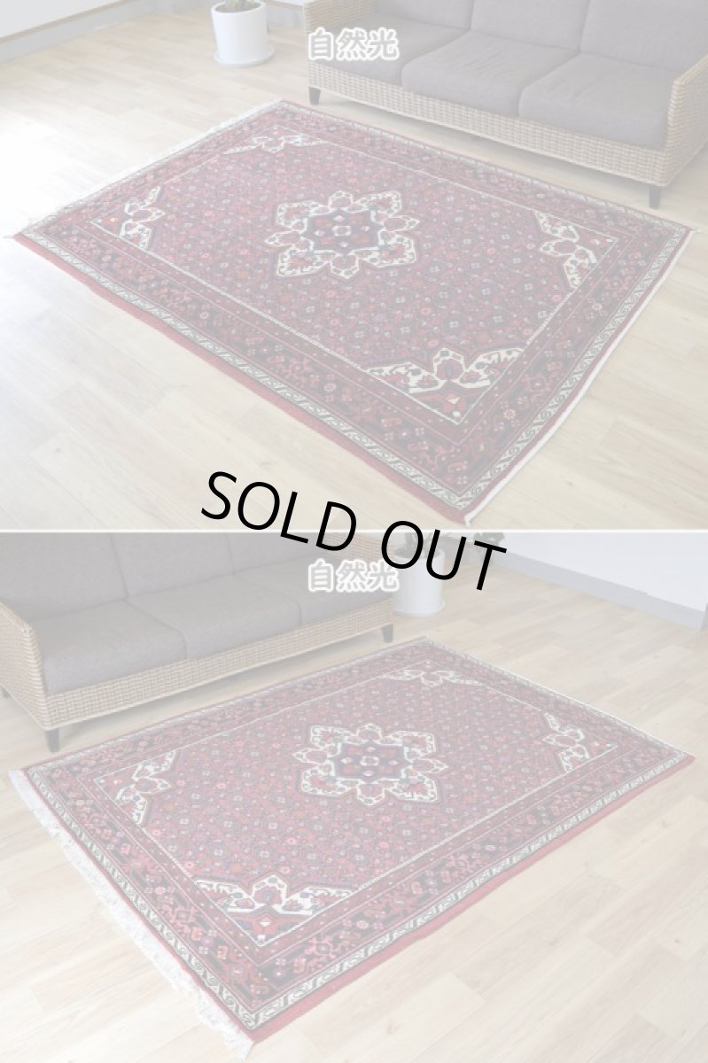 画像4: 良品 ペルシャ 部族絨毯  ハマダン 縦2m 横1.5m 3㎡ 〜2帖 リビング ダイニング 2〜3人掛けソファ サイズ 205 x 160 cm No.R342 天然 ウール 手織り ハンドメイド トライバル ラグ 部族絨毯 マット カーペット 幾何学模様 民族柄 マヒ ヘラティ模様 赤 b-r342-205160h042-213 (4)