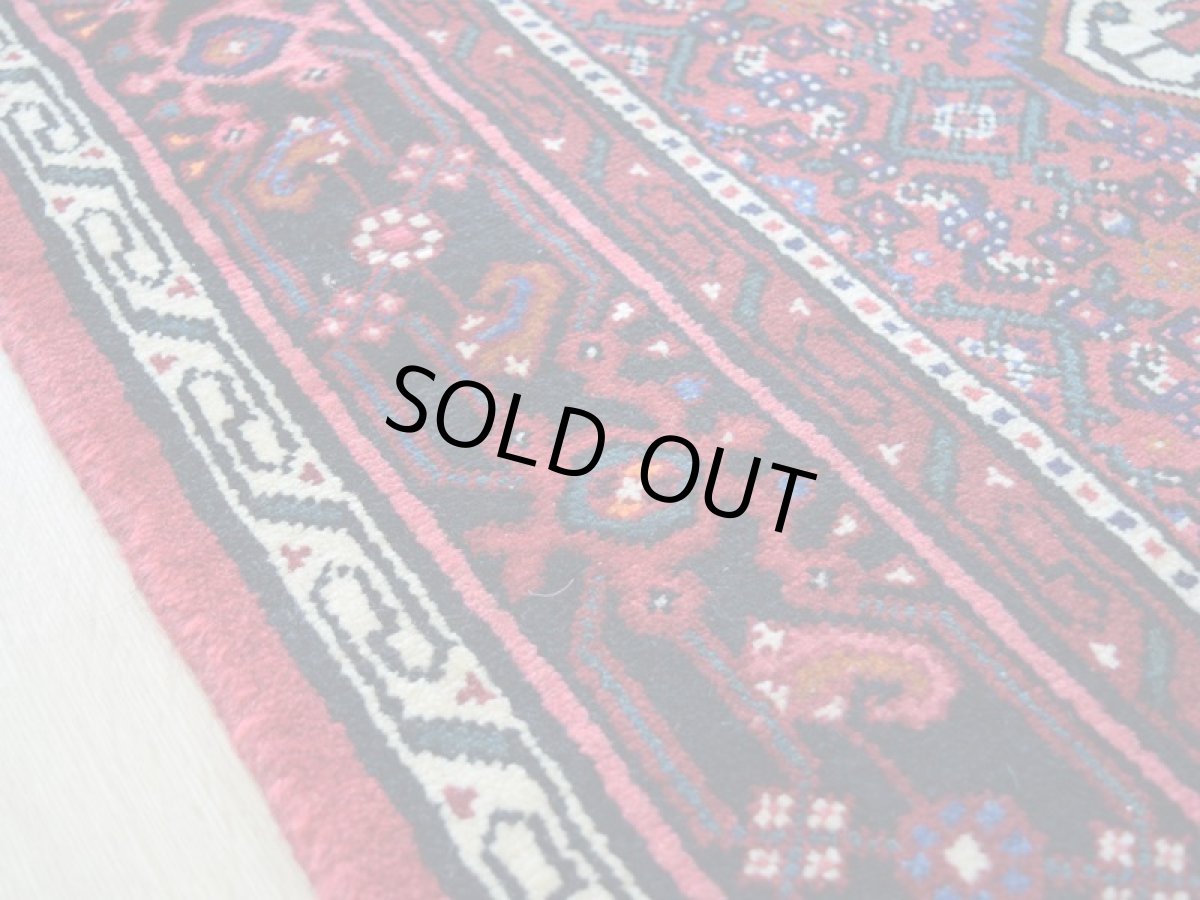 画像12: 良品 ペルシャ 部族絨毯  ハマダン 縦2m 横1.5m 3㎡ 〜2帖 リビング ダイニング 2〜3人掛けソファ サイズ 205 x 160 cm No.R342 天然 ウール 手織り ハンドメイド トライバル ラグ 部族絨毯 マット カーペット 幾何学模様 民族柄 マヒ ヘラティ模様 赤 b-r342-205160h042-213 (12)