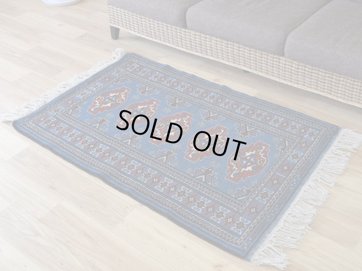 画像2: 新品 ペルシャ 部族絨毯 トルクメン 縦1.3m 横0.8m アクセント ラグ サイズ 125 x 80 cm No.F133 天然 肉厚 ウール 手織り ハンドメイド トライバル ラグ マット カーペット 青 ギュル 幾何学模様 民族柄 n-f133-125080h001 (2)