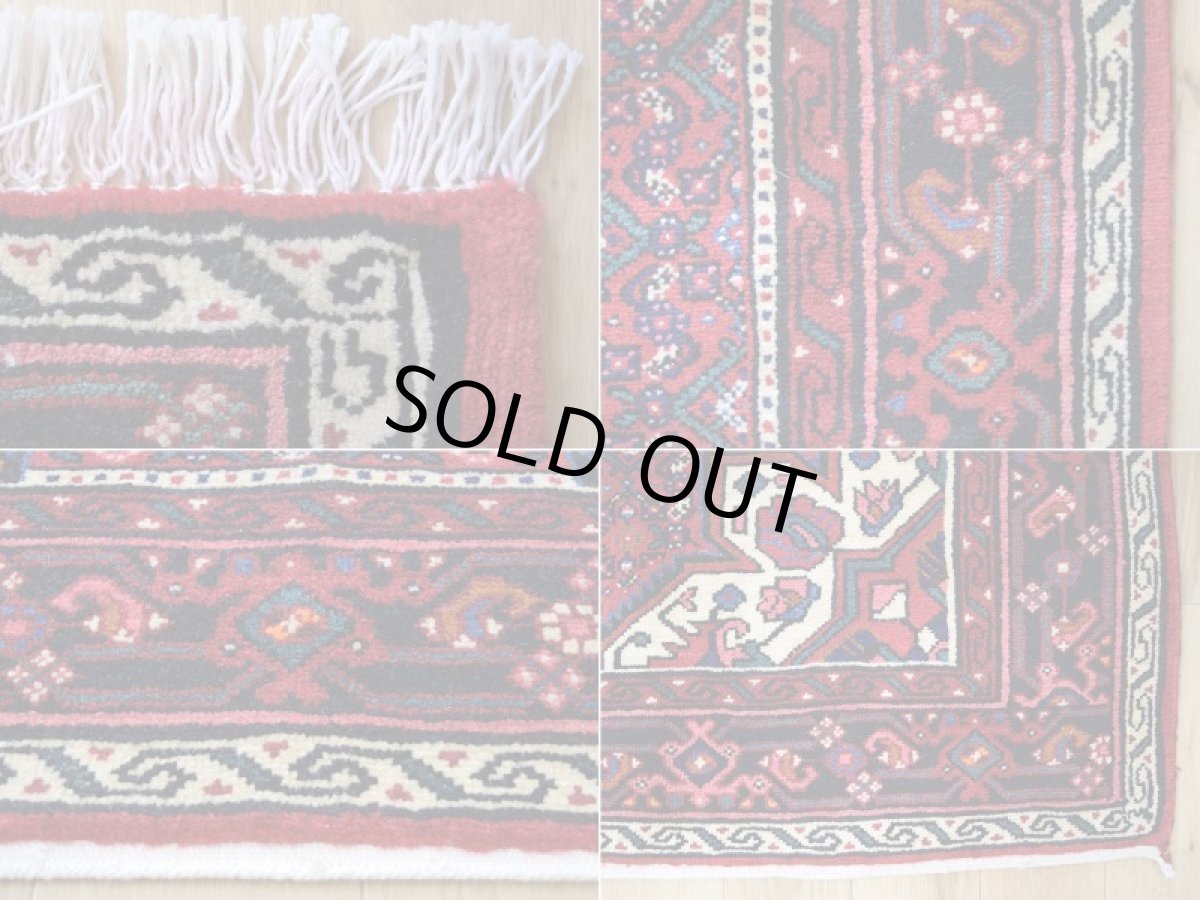 画像19: 良品 ペルシャ 部族絨毯  ハマダン 縦2m 横1.5m 3㎡ 〜2帖 リビング ダイニング 2〜3人掛けソファ サイズ 205 x 160 cm No.R342 天然 ウール 手織り ハンドメイド トライバル ラグ 部族絨毯 マット カーペット 幾何学模様 民族柄 マヒ ヘラティ模様 赤 b-r342-205160h042-213 (19)