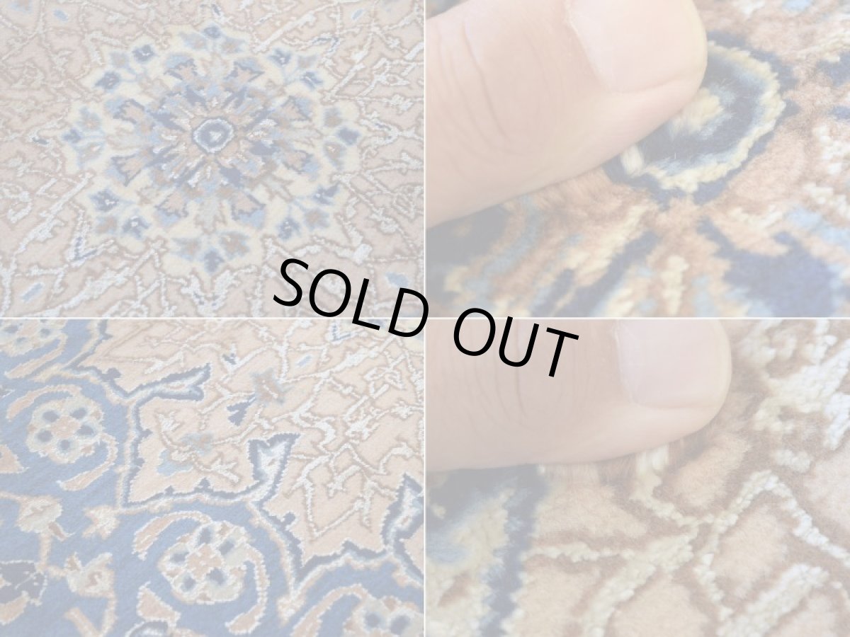 画像15: 良品 ペルシャ 絨毯 ナイン 産 9la ノーラー ノーフラ― 縦3m 横2m 6㎡ 〜6帖程度 リビング ダイニング 3人掛けソファ コーナーソファ 大判 サイズ 290 x 185 cm No.2261 天然 ウール シルク 手織り トライバル ラグ 敷物 マット カーペット メダリオン ヴィンテージ ビンテージ クリーム 生成り色 ベージュ 青 水色 ブルー 中古品に抵抗のある方にもおすすめです。 ab-2261-290185s818-5601 (15)