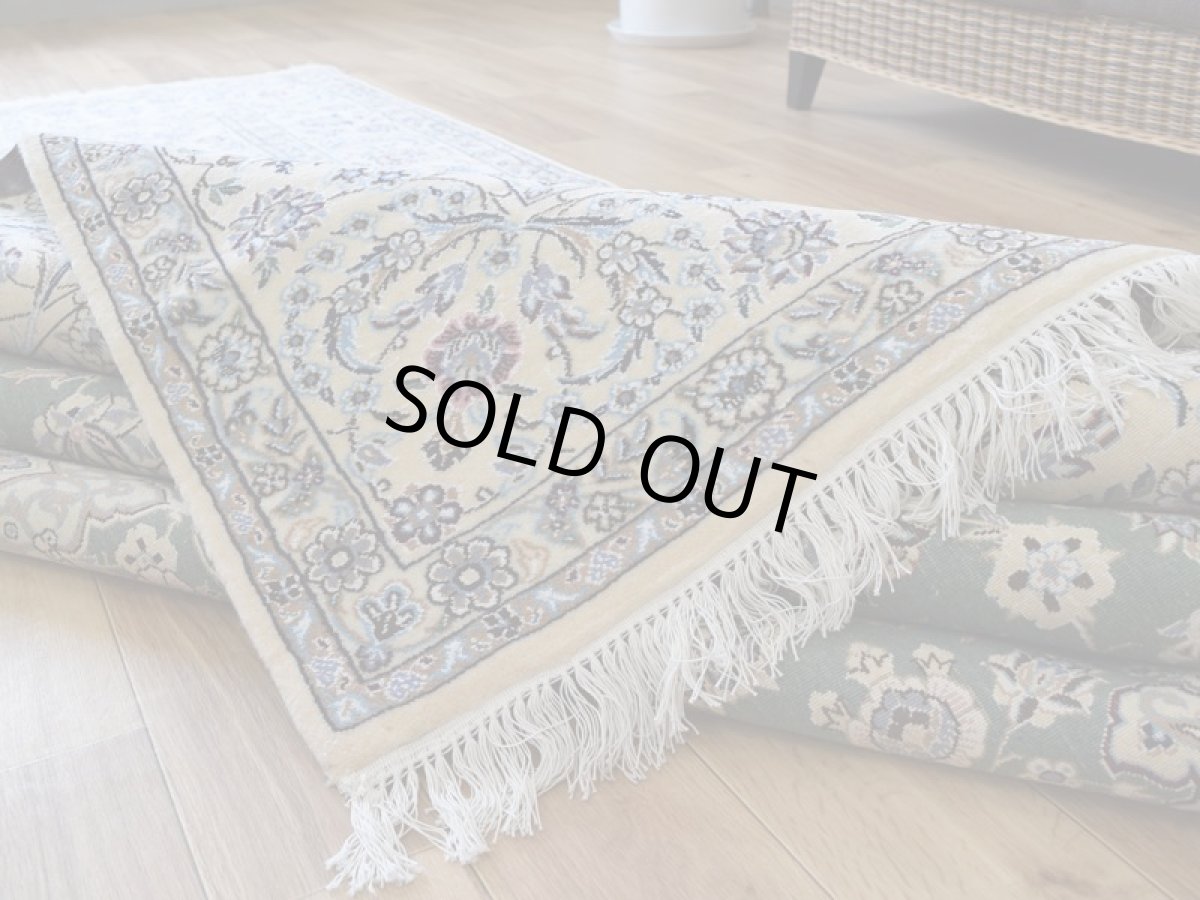 画像13: 新品 ペルシャ 絨毯 ナイン 産 9la ノーラー ノーフラ― 縦3m 横2m 6㎡ 〜6帖程度 リビング ダイニング 3人掛けソファ コーナーソファ 大判 サイズ 310 x 200 cm No.2280 肉厚 天然 ウール 手織り トライバル ラグ 敷物 カーペット メダリオン エメラルドグリーン モスグリーン n-2280-310200s0751-0402 (13)