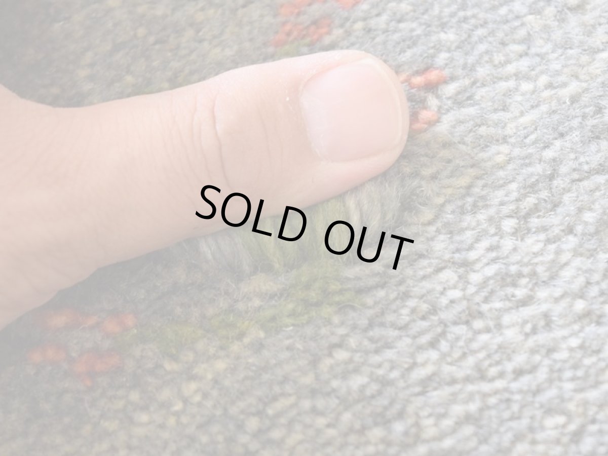 画像10: 新品 ペルシャ ギャッベ 縦2m 横1.5m 3㎡ 〜2帖程度 リビング ダイニング 2-3人掛けソファ サイズ 203 × 150 cm No.1927 天然 草木染 ウール ギャベ 手織り ハンドメイド ラグ 絨毯 カーペット リビングダイニングルームやベッドサイドに インディゴブルー グレー 灰 淡い青 藍 n-1927-203150s072p (10)