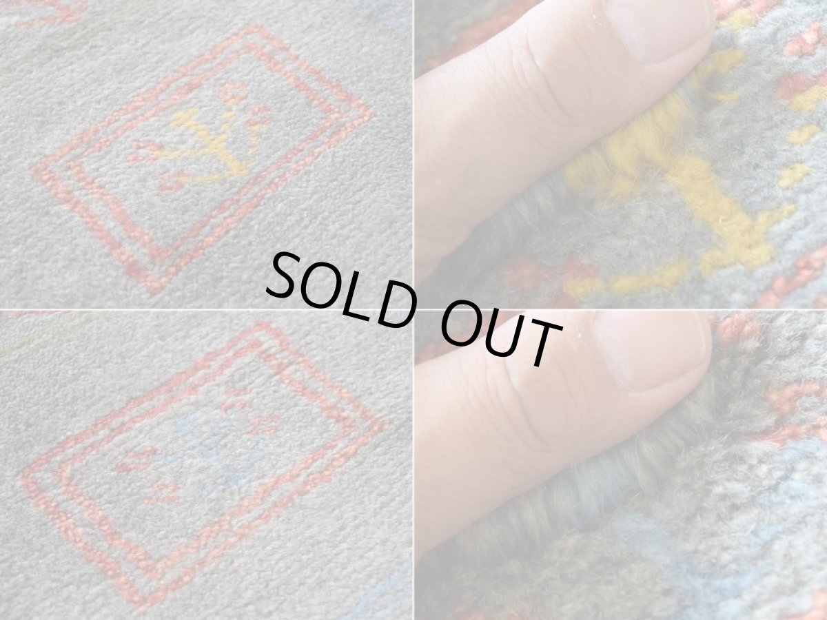 画像16: 新品 ペルシャ ギャッベ 縦2m 横1.5m 3㎡ 〜2帖程度 リビング ダイニング 2-3人掛けソファ サイズ 203 × 150 cm No.1927 天然 草木染 ウール ギャベ 手織り ハンドメイド ラグ 絨毯 カーペット リビングダイニングルームやベッドサイドに インディゴブルー グレー 灰 淡い青 藍 n-1927-203150s072p (16)