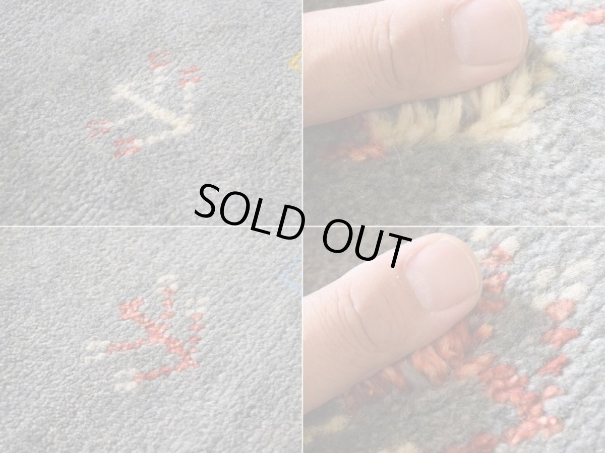 画像15: 新品 ペルシャ ギャッベ 縦2m 横1.5m 3㎡ 〜2帖程度 リビング ダイニング 2-3人掛けソファ サイズ 203 × 150 cm No.1927 天然 草木染 ウール ギャベ 手織り ハンドメイド ラグ 絨毯 カーペット リビングダイニングルームやベッドサイドに インディゴブルー グレー 灰 淡い青 藍 n-1927-203150s072p (15)