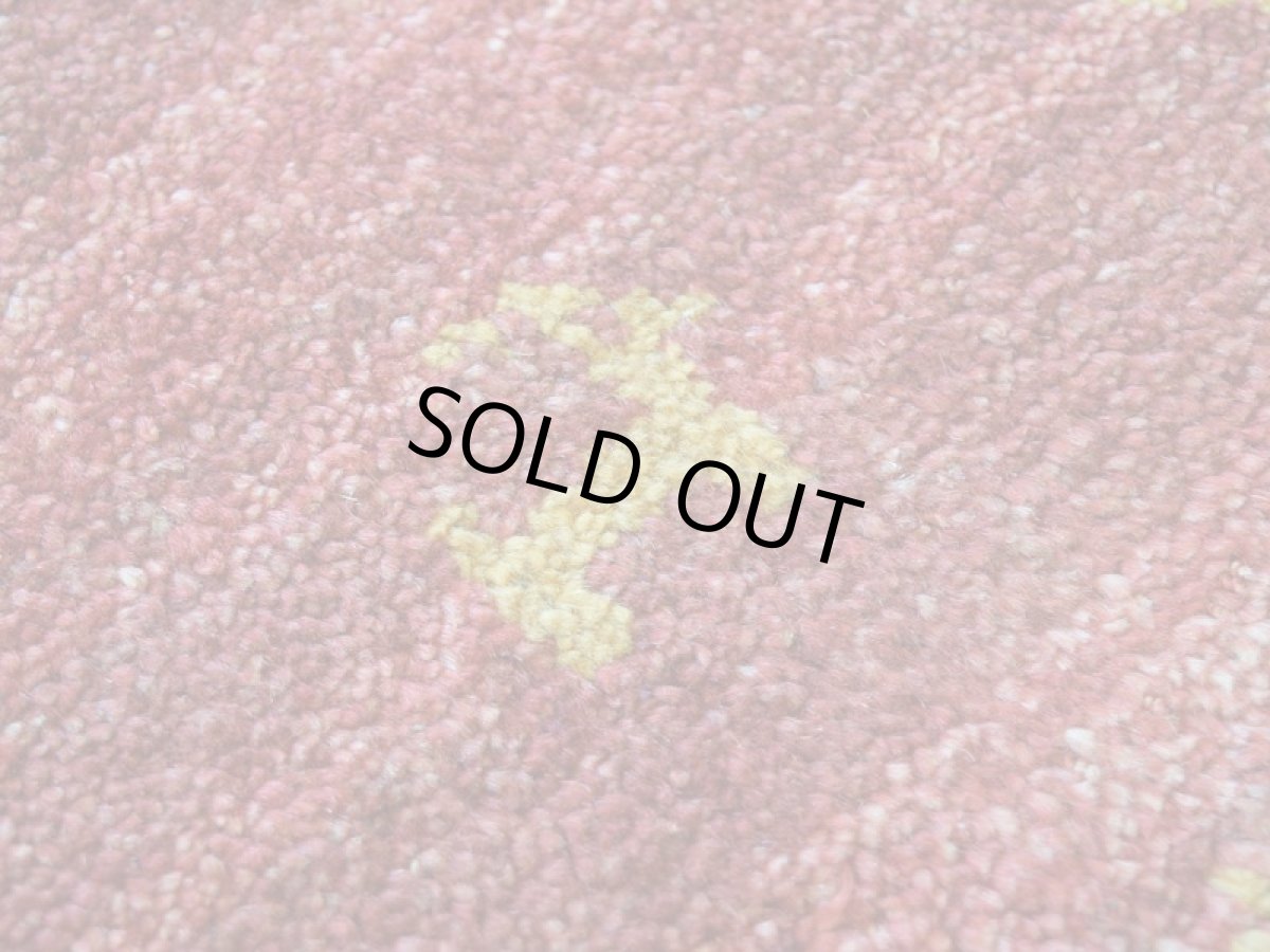 画像10: 新品 ペルシャ ギャッベ 縦2.4m 横1.6m 4㎡ 〜3帖 リビング ダイニング 2-3人掛けソファ サイズ 235 × 161 cm No.2399 天然 草木染 肉厚 ウール ギャベ 手織り ハンドメイド ラグ 絨毯 カーペット リビングダイニングルームやベッドサイドに 赤 動物 柄 シンプルデザイン n-2399-235161s054-095 (10)