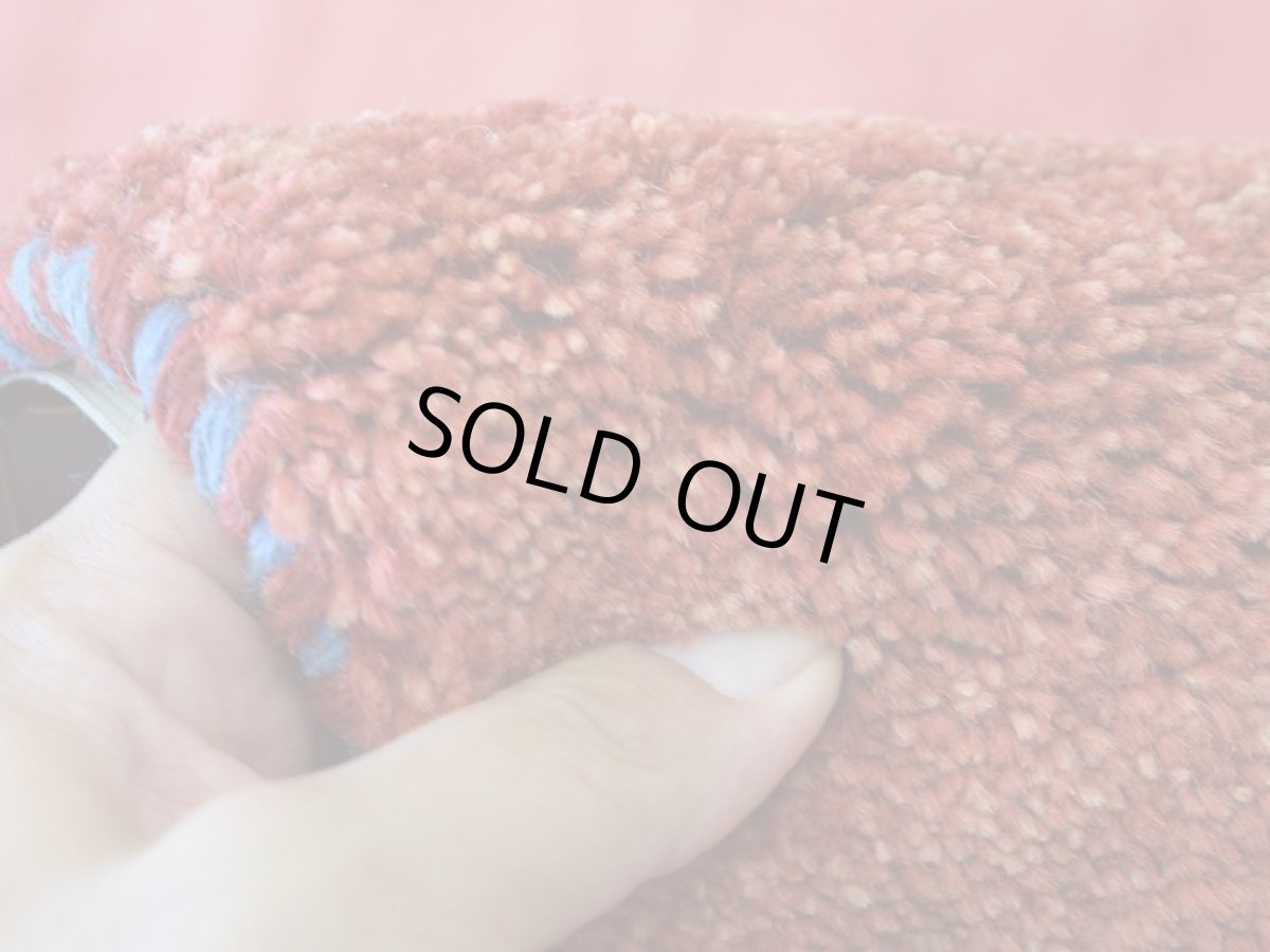 画像13: 新品 ペルシャ ギャッベ 縦2.4m 横1.6m 4㎡ 〜3帖 リビング ダイニング 2-3人掛けソファ サイズ 235 × 161 cm No.2399 天然 草木染 肉厚 ウール ギャベ 手織り ハンドメイド ラグ 絨毯 カーペット リビングダイニングルームやベッドサイドに 赤 動物 柄 シンプルデザイン n-2399-235161s054-095 (13)