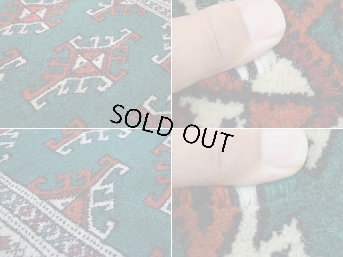 画像17: 新品 ペルシャ 部族絨毯 トルクメン 縦1.2m 横0.9m アクセント ラグ サイズ 120 x 85 cm No.F137 天然 肉厚 ウール 手織り ハンドメイド トライバル ラグ マット カーペット 緑 グリーン ギュル 幾何学模様 民族柄 n-f137-120085h001 (17)