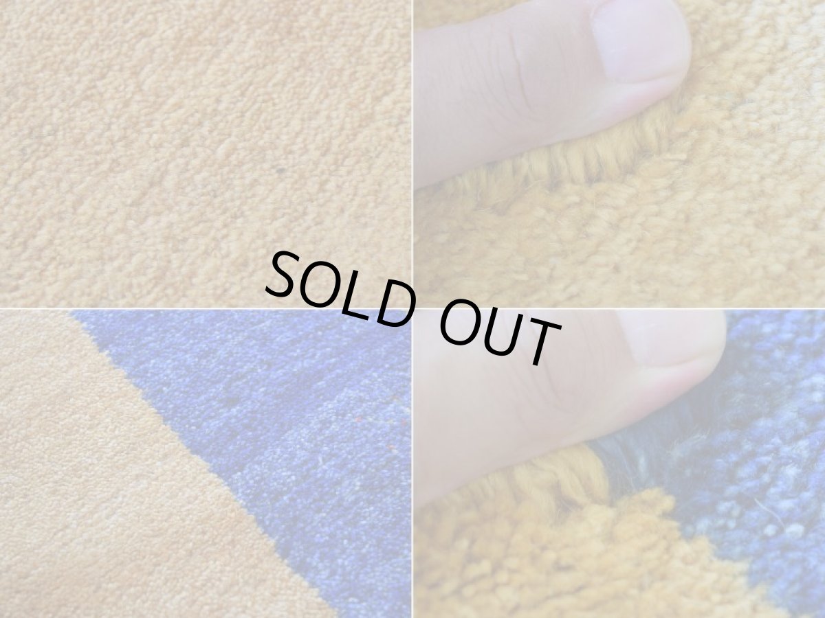 画像17: 新品 ペルシャ ギャッベ 縦2.4m 横1.7m 4㎡ 〜3帖 リビング ダイニング 2-3人掛けソファ サイズ 235 × 164 cm No.2396 天然 草木染 肉厚 ウール ギャベ 手織り ハンドメイド ラグ 絨毯 カーペット リビングダイニングルームやベッドサイドに イエロー インディゴブルー 黄 青 動物 柄 シンプルデザイン n-2396-235164s064-006 (17)