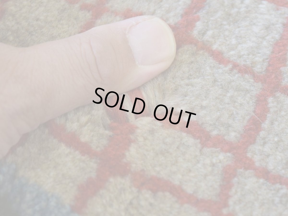 画像11: 新品 ペルシャ ギャッベ 縦1.8m 横1.1m 2㎡ 〜2帖 2人掛けソファ サイズ 172 × 110 cm No.1942 肉厚 天然 草木染 ウール ギャベ 手織り ハンドメイド ラグ 絨毯 カーペット ロリバフト リビングルームソファ足元やベッドサイドに パッチワーク系デザイン インディゴブルー  マルチカラー n-1942-172110s002-062 (11)