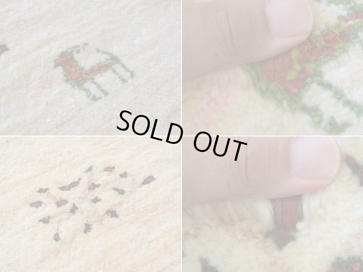 画像14: 新品 ペルシャ ギャッベ 縦2m 横1.5m 3㎡ 〜2-3帖程度 リビング ダイニング 2-3人掛けソファ サイズ 195 × 150 cm No.2436 肉厚 リーズバフト ウール 手織りギャベ  ハンドメイド ラグ 絨毯 カーペット 生命の樹 糸杉 生成り クリーム 緑 リビングダイニングルームやベッドサイドに N-2436-195150-S-037-059 (14)