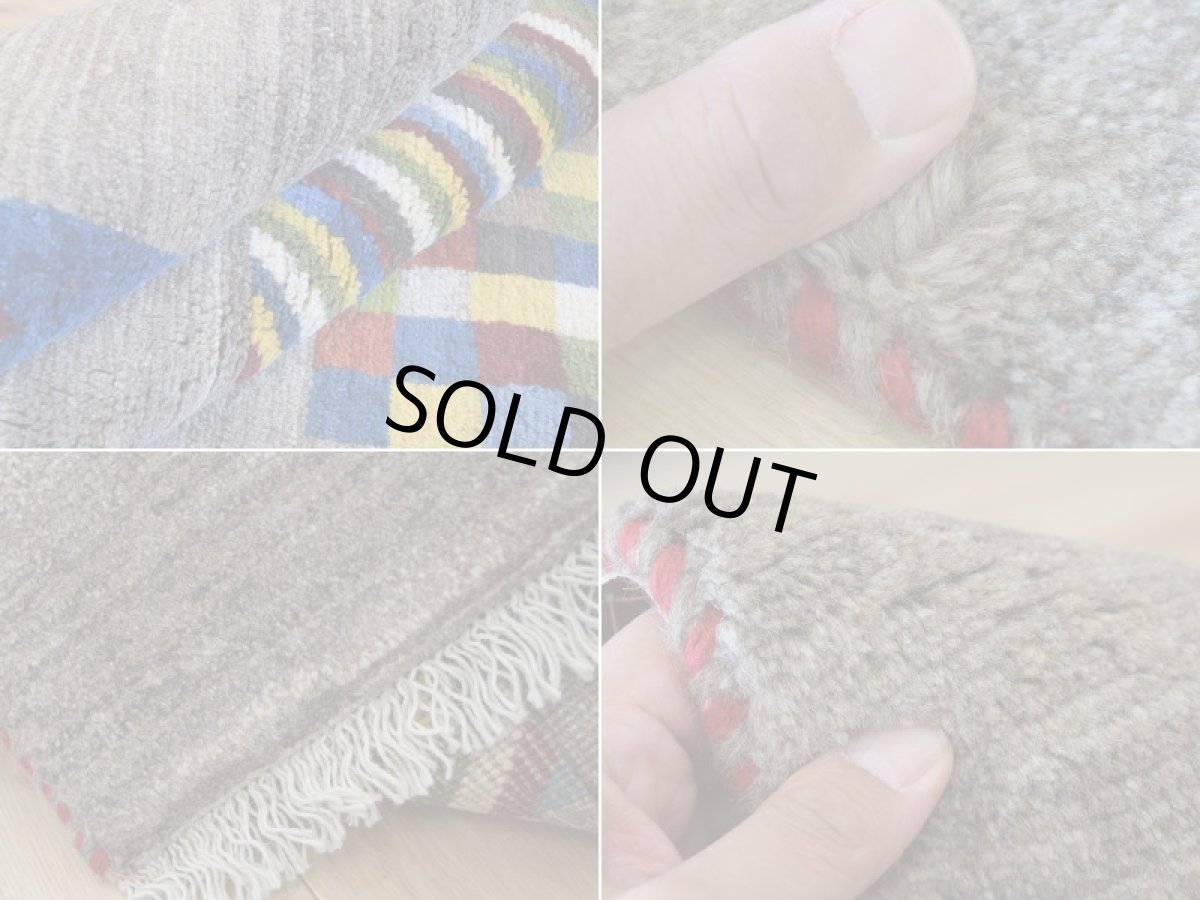 画像18: 新品 ペルシャ ギャッベ 縦1.7m 横1.2m 2㎡ 〜2帖 2人掛けソファ サイズ 166 × 114 cm No.1934 肉厚 天然 草木染 ウール ギャベ 手織り ハンドメイド ラグ 絨毯 カーペット ロリバフト リビングルームソファ足元やベッドサイドに パッチワーク系デザイン グレー インディゴブルー  マルチカラー n-1934-166114s251-002 (18)