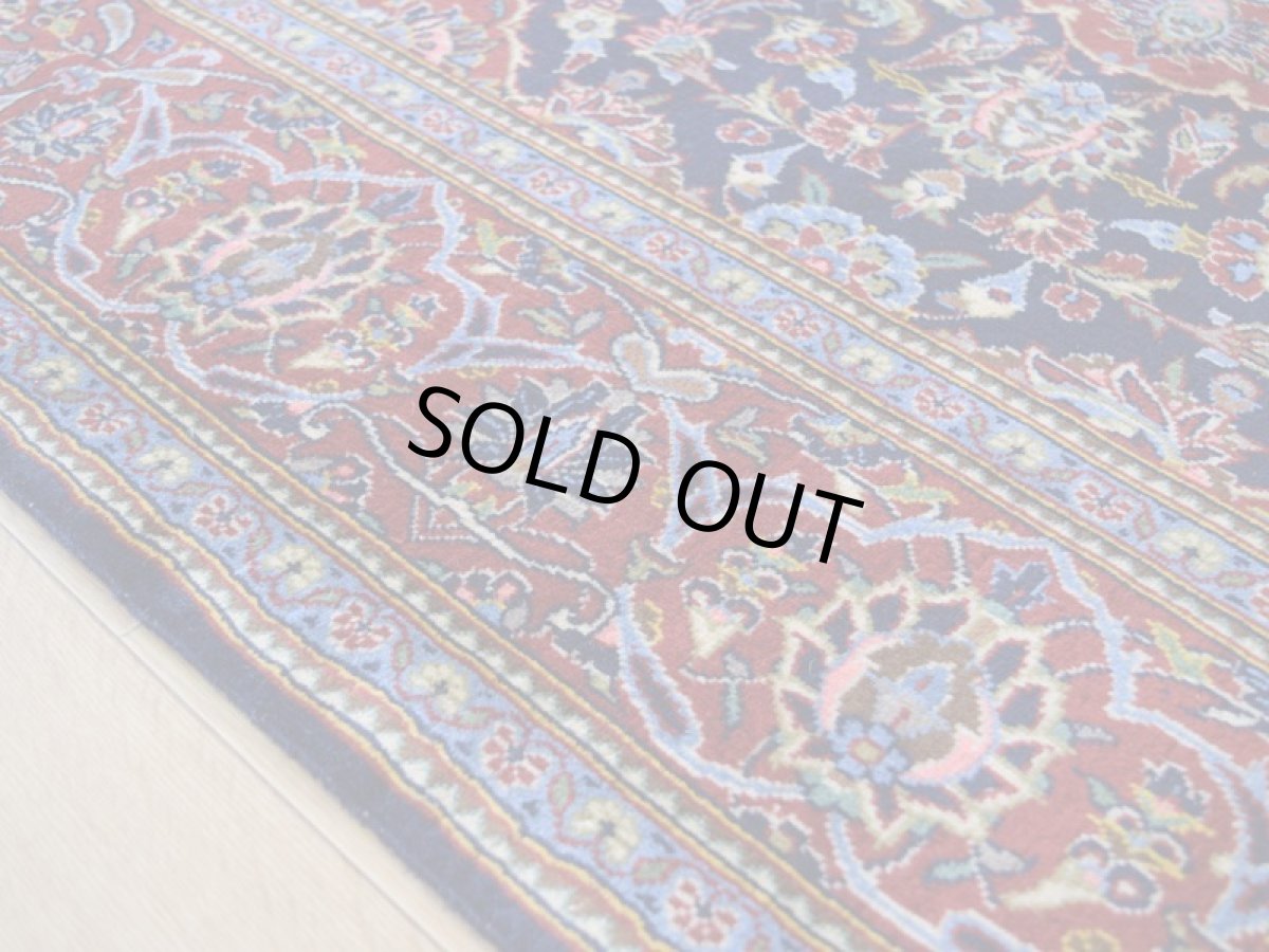 画像11: 新品 ペルシャ 絨毯 カシャーン 産 縦2.2m 横1.5m 3.1㎡ 〜2帖程度 リビング ダイニング 2-3人掛けソファ サイズ 217 x 142 cm No.2674 ウール 手織り ラグ 敷物 カーペット メダリオン 赤 濃紺 n-2674-217142h007-009 (11)