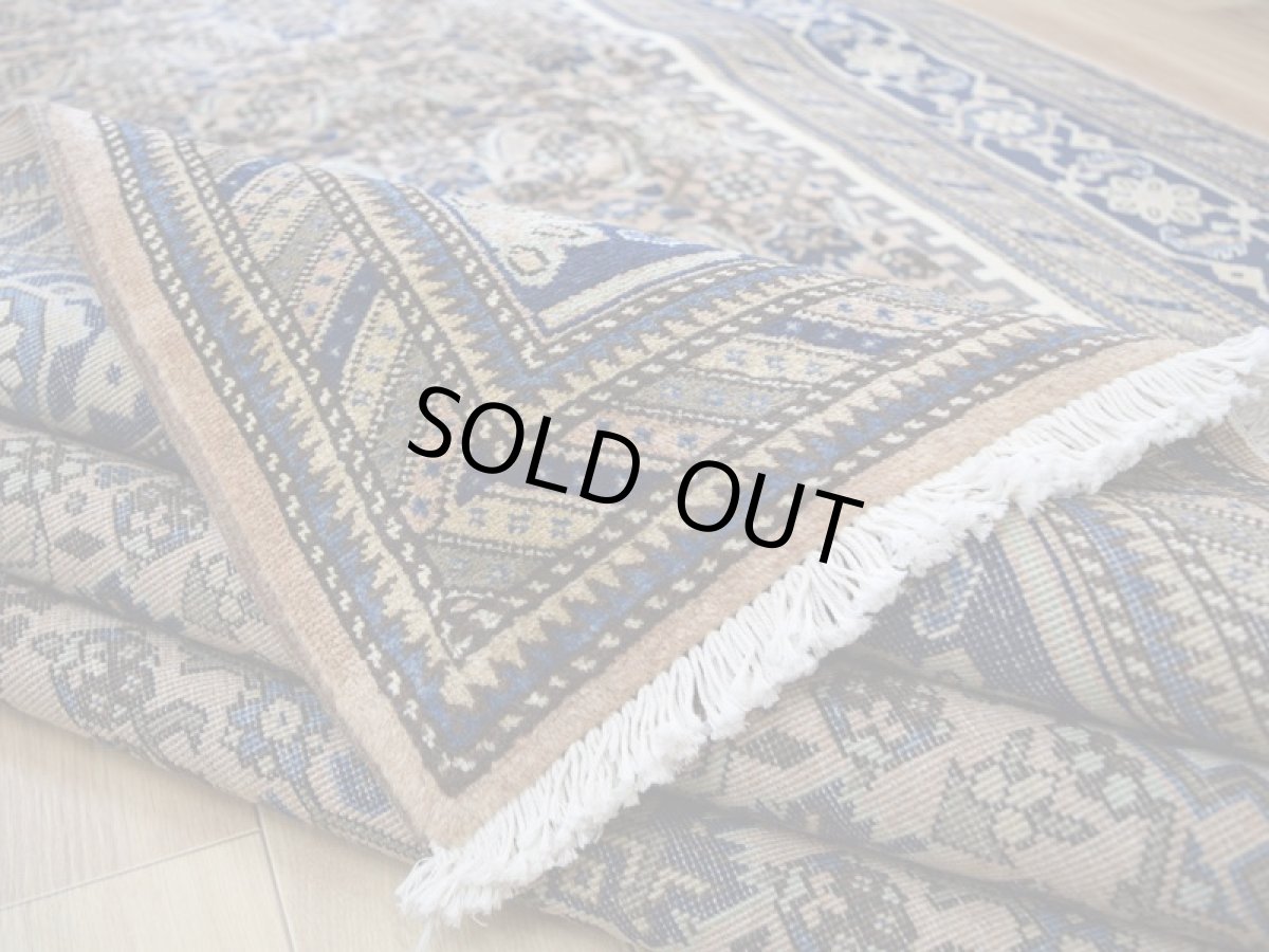 画像13: 良品 ペルシャ 絨毯 アルデビル 産 縦3m 横2m 6㎡ 〜6帖程度 リビング ダイニング 3人掛けソファ コーナーソファ 大判 サイズ 300 x 207 cm No.R383 天然 ウール 手織り トライバル ラグ 敷物 マット カーペット ヘラティ総柄 ライトブラウン ベージュ ブルー ネイビー ヴィンテージ ビンテージ b-r383-300207h083a005 (13)