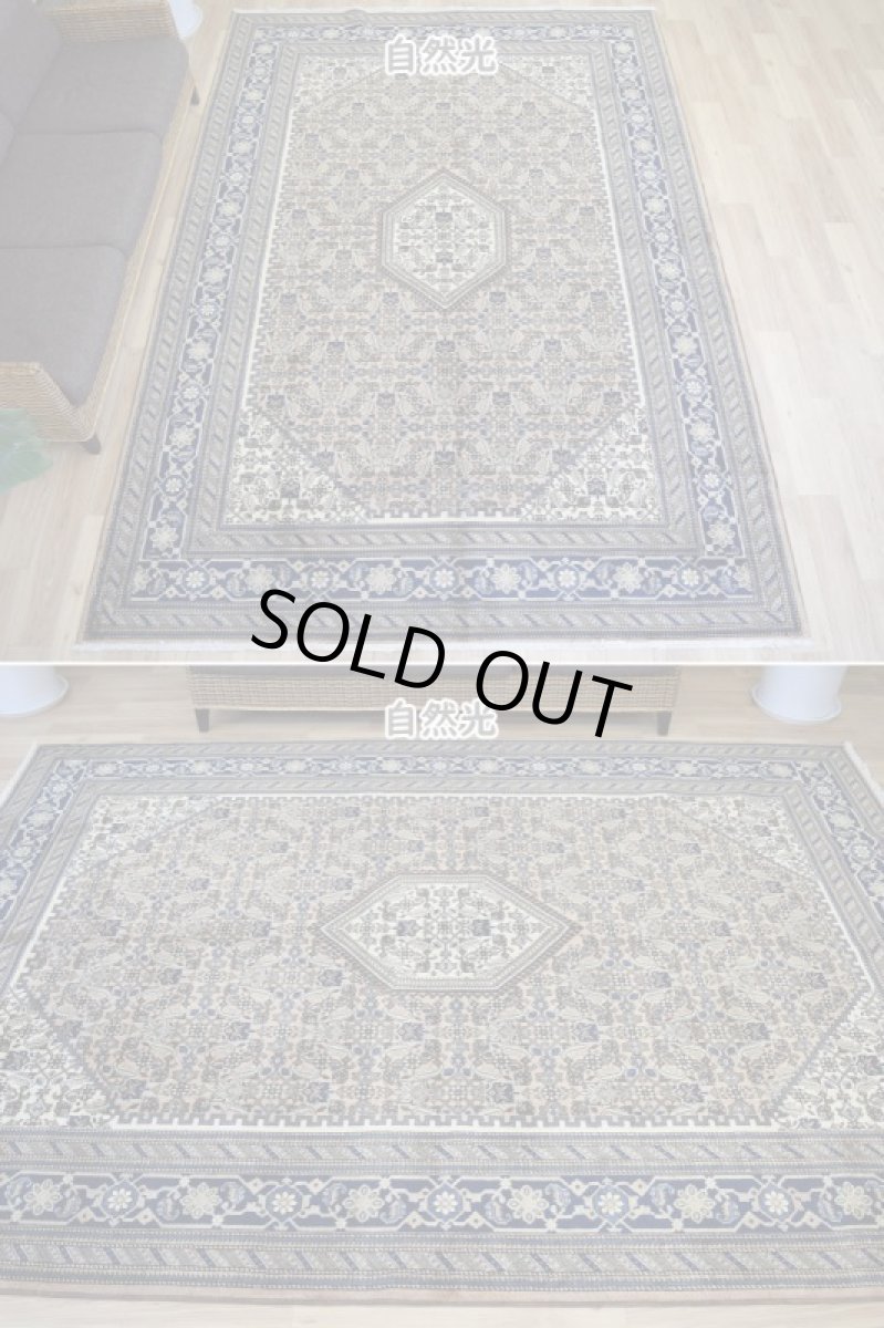 画像4: 良品 ペルシャ 絨毯 アルデビル 産 縦3m 横2m 6㎡ 〜6帖程度 リビング ダイニング 3人掛けソファ コーナーソファ 大判 サイズ 300 x 207 cm No.R383 天然 ウール 手織り トライバル ラグ 敷物 マット カーペット ヘラティ総柄 ライトブラウン ベージュ ブルー ネイビー ヴィンテージ ビンテージ b-r383-300207h083a005 (4)