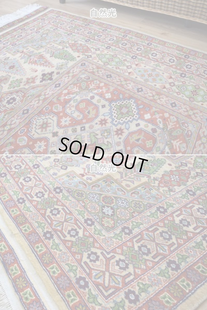 画像7: 新品 ペルシャ 部族絨毯 グーチャン 縦2m 横1.5m 2.6㎡ ~2帖 リビング ダイニング 2-3人掛けソファ サイズ 180 x 140 cm No.2142 ウール 手織り ハンドメイド トライバル ラグ カーペット 生成り ベージュ 幾何学模様 n-2142-180140s014-065 (7)