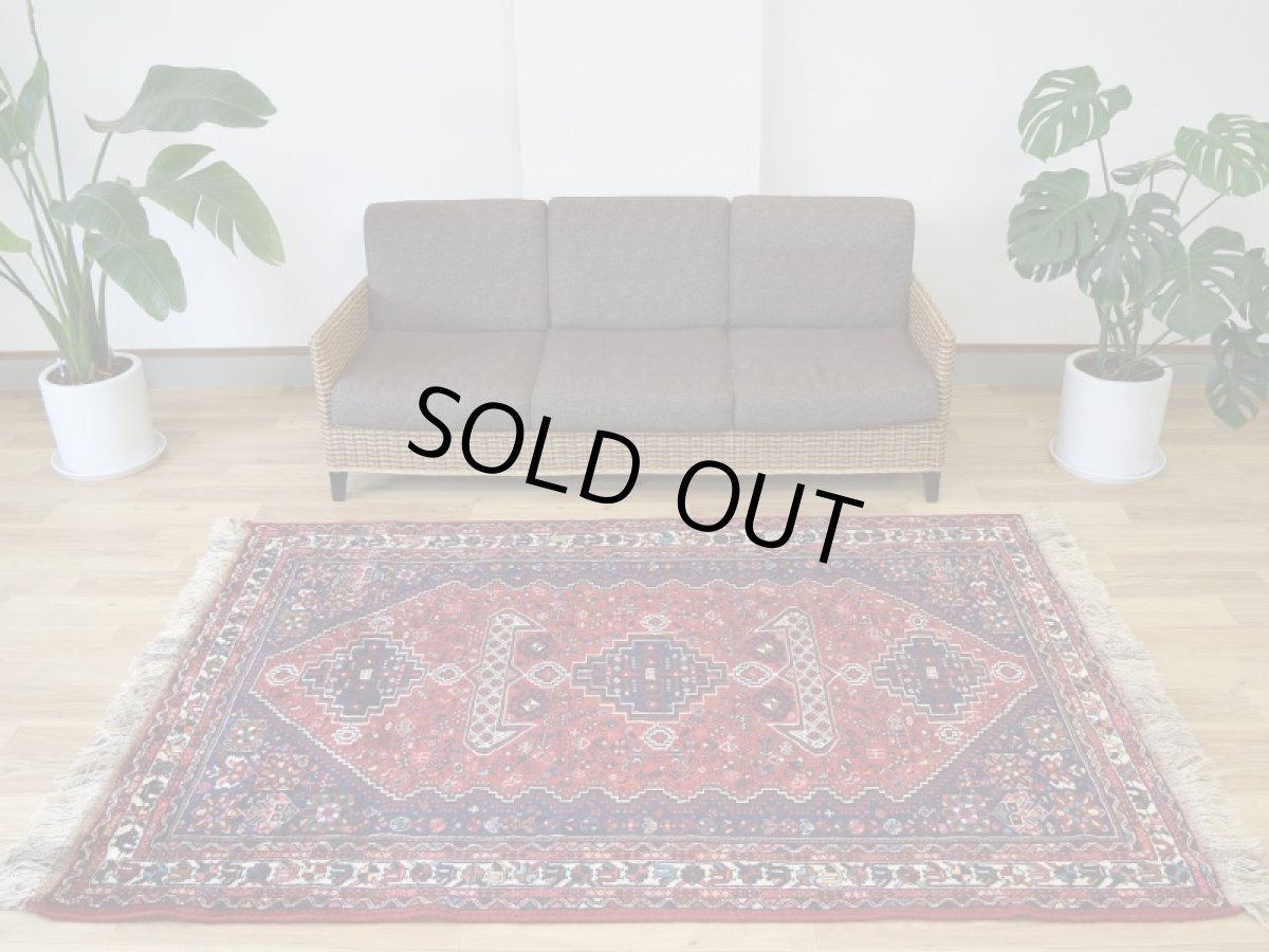 画像2: 新品 ペルシャ 部族絨毯 シラーズ 縦2m 横1.5m 3㎡ ~2-3帖 リビング ダイニング 2-3人掛けソファ サイズ 215 x 149 cm No.P295 ウール 手織り ハンドメイド トライバル ラグ カーペット 赤 ネイビー 民族柄 n-p295-215149h533p (2)