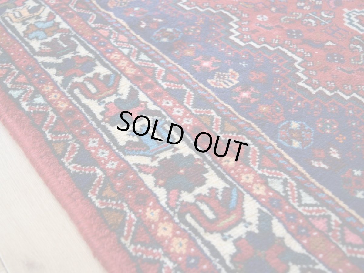 画像11: 新品 ペルシャ 部族絨毯 シラーズ 縦2m 横1.5m 3㎡ ~2-3帖 リビング ダイニング 2-3人掛けソファ サイズ 215 x 149 cm No.P295 ウール 手織り ハンドメイド トライバル ラグ カーペット 赤 ネイビー 民族柄 n-p295-215149h533p (11)