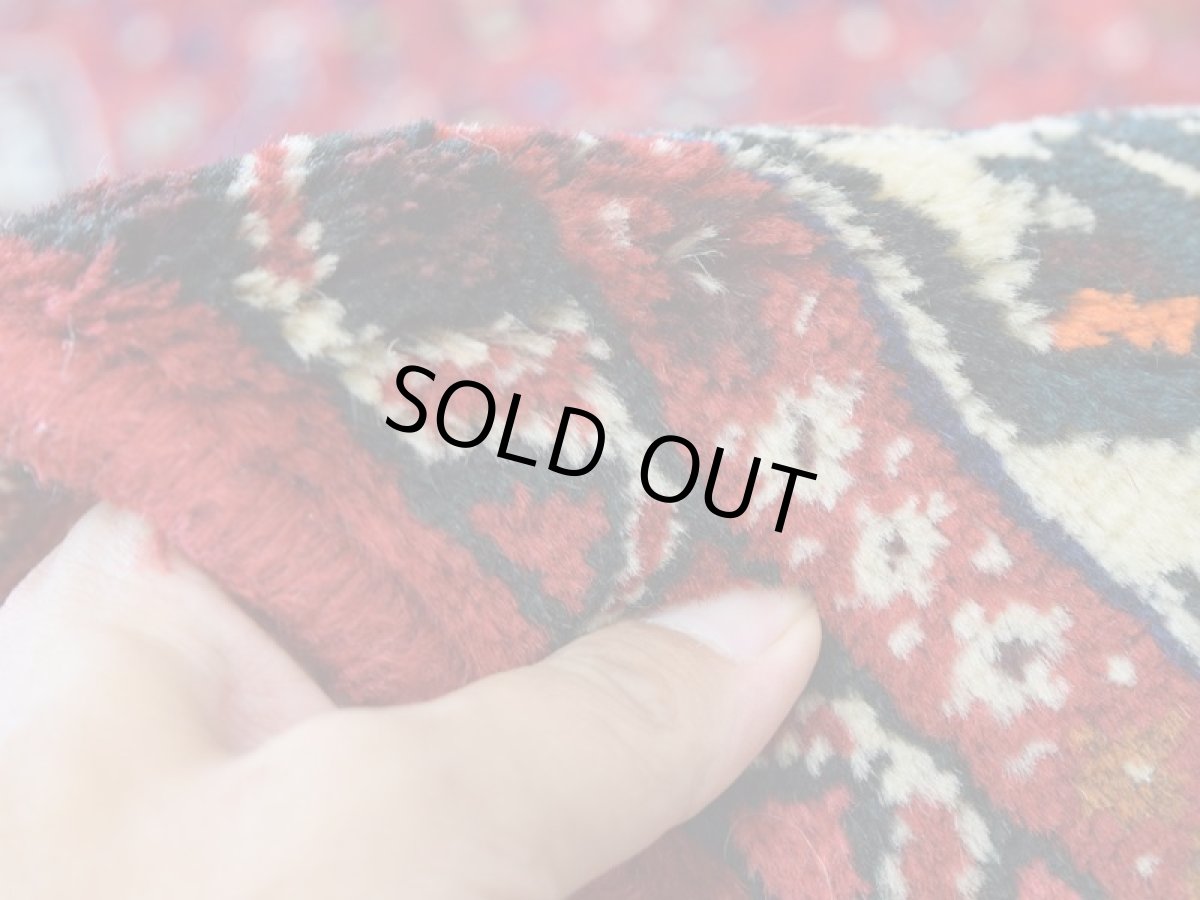 画像12: 新品 ペルシャ 部族絨毯 シラーズ 縦2m 横1.5m 3㎡ ~2-3帖 リビング ダイニング 2-3人掛けソファ サイズ 215 x 149 cm No.P295 ウール 手織り ハンドメイド トライバル ラグ カーペット 赤 ネイビー 民族柄 n-p295-215149h533p (12)