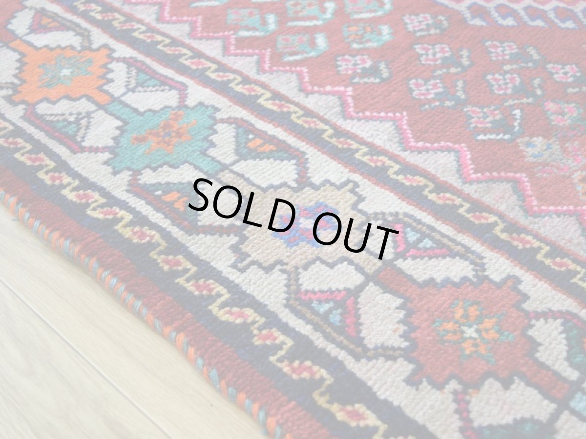 画像11: 新品 ペルシャ 部族絨毯 シラーズ 縦2.5m 横1.8m 4.5㎡ ~2-3帖 リビング ダイニング 2-3人掛けソファ サイズ 250 x 177 cm No.P293 ウール 手織り ハンドメイド トライバル ラグ カーペット 赤 ネイビー グレー オレンジ 民族柄 n-p293-250177h293p (11)