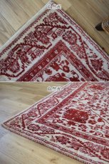 画像9: 新品 ペルシャ ギャッベ 縦2.5m 横1.7m 4㎡ 〜2-3帖程度 リビング ダイニング 2-3人掛けソファ サイズ 239 × 162 cm No.A622 肉厚 リーズバフト ウール 手織りギャベ  ハンドメイド ラグ 絨毯 カーペット 生成り クリーム 赤 リビングダイニングルームやベッドサイドに n-a622-239162s048-529 (9)