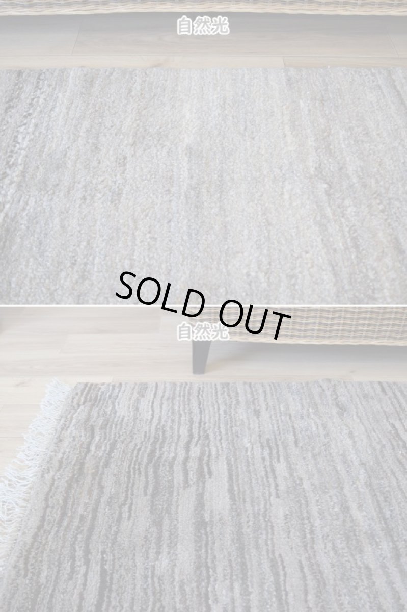 画像6: 新品 ペルシャ ギャッベ 縦2.4m 横2m 5㎡ 〜3帖 リビング ダイニング 2-3人掛けソファ サイズ 235 × 200 cm No.P399 肉厚 天然 ウール ギャベ 手織り ハンドメイド ラグ 絨毯 カーペット リビングダイニングルームやベッドサイドに 生成り ベージュ 茶 グレー 原毛系 グラデーション n-p399-235200h044p (6)