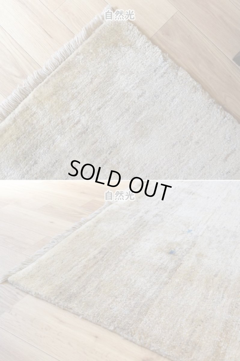 画像8: 新品 ペルシャ ギャッベ 縦2.4m 横1.7m 4㎡ 〜3帖 リビング ダイニング 2-3人掛けソファ サイズ 240 × 158 cm No.P394 肉厚 天然 ウール ギャベ 手織り ハンドメイド ラグ 絨毯 カーペット リビングダイニングルームやベッドサイドに 生成り クリーム ベージュ n-p394-240170h093p (8)