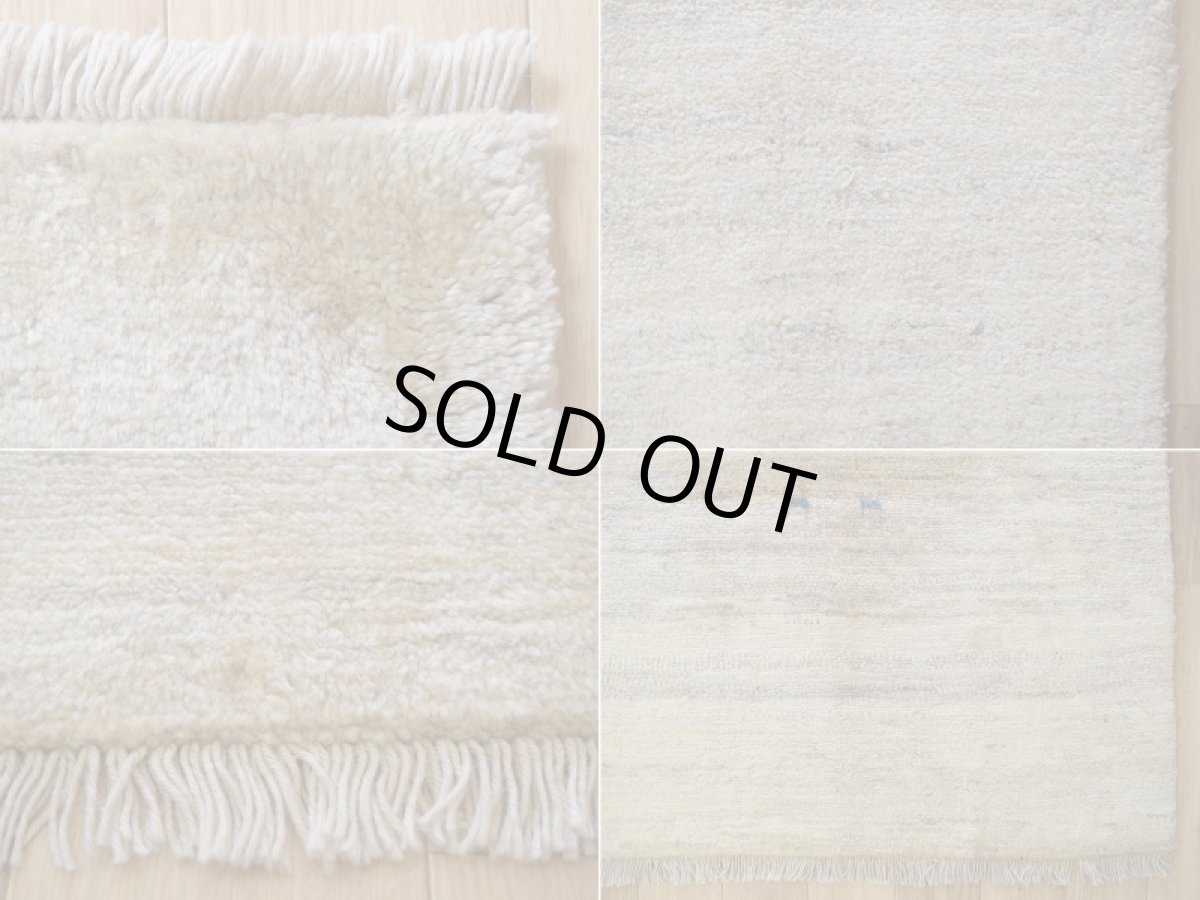 画像19: 新品 ペルシャ ギャッベ 縦2.4m 横1.7m 4㎡ 〜3帖 リビング ダイニング 2-3人掛けソファ サイズ 240 × 158 cm No.P394 肉厚 天然 ウール ギャベ 手織り ハンドメイド ラグ 絨毯 カーペット リビングダイニングルームやベッドサイドに 生成り クリーム ベージュ n-p394-240170h093p (19)