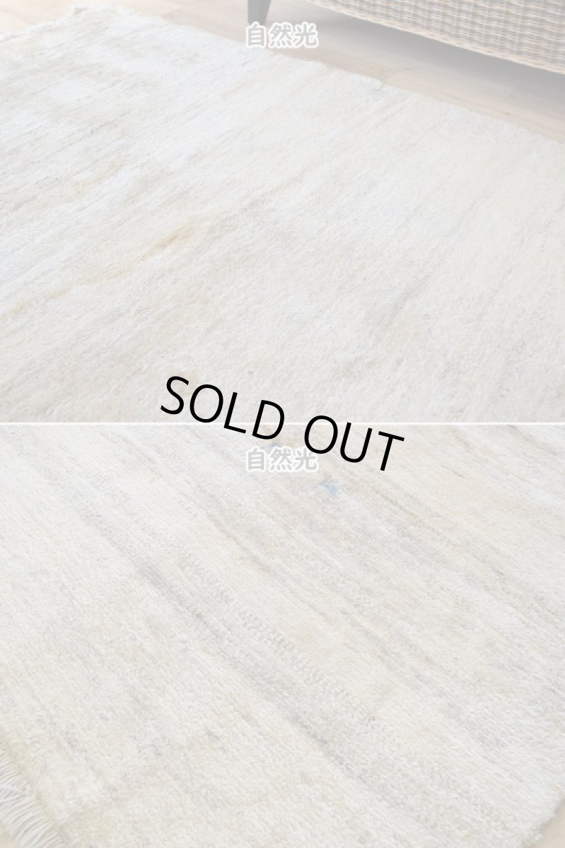 画像7: 新品 ペルシャ ギャッベ 縦2.4m 横1.7m 4㎡ 〜3帖 リビング ダイニング 2-3人掛けソファ サイズ 240 × 158 cm No.P394 肉厚 天然 ウール ギャベ 手織り ハンドメイド ラグ 絨毯 カーペット リビングダイニングルームやベッドサイドに 生成り クリーム ベージュ n-p394-240170h093p (7)