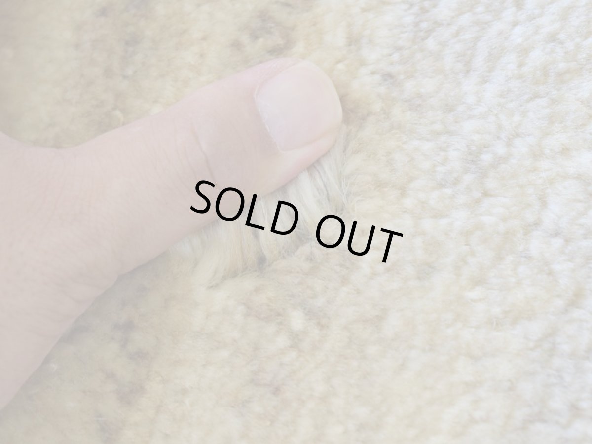 画像12: 新品 ペルシャ ギャッベ 縦2.4m 横1.7m 4㎡ 〜3帖 リビング ダイニング 2-3人掛けソファ サイズ 240 × 158 cm No.P394 肉厚 天然 ウール ギャベ 手織り ハンドメイド ラグ 絨毯 カーペット リビングダイニングルームやベッドサイドに 生成り クリーム ベージュ n-p394-240170h093p (12)