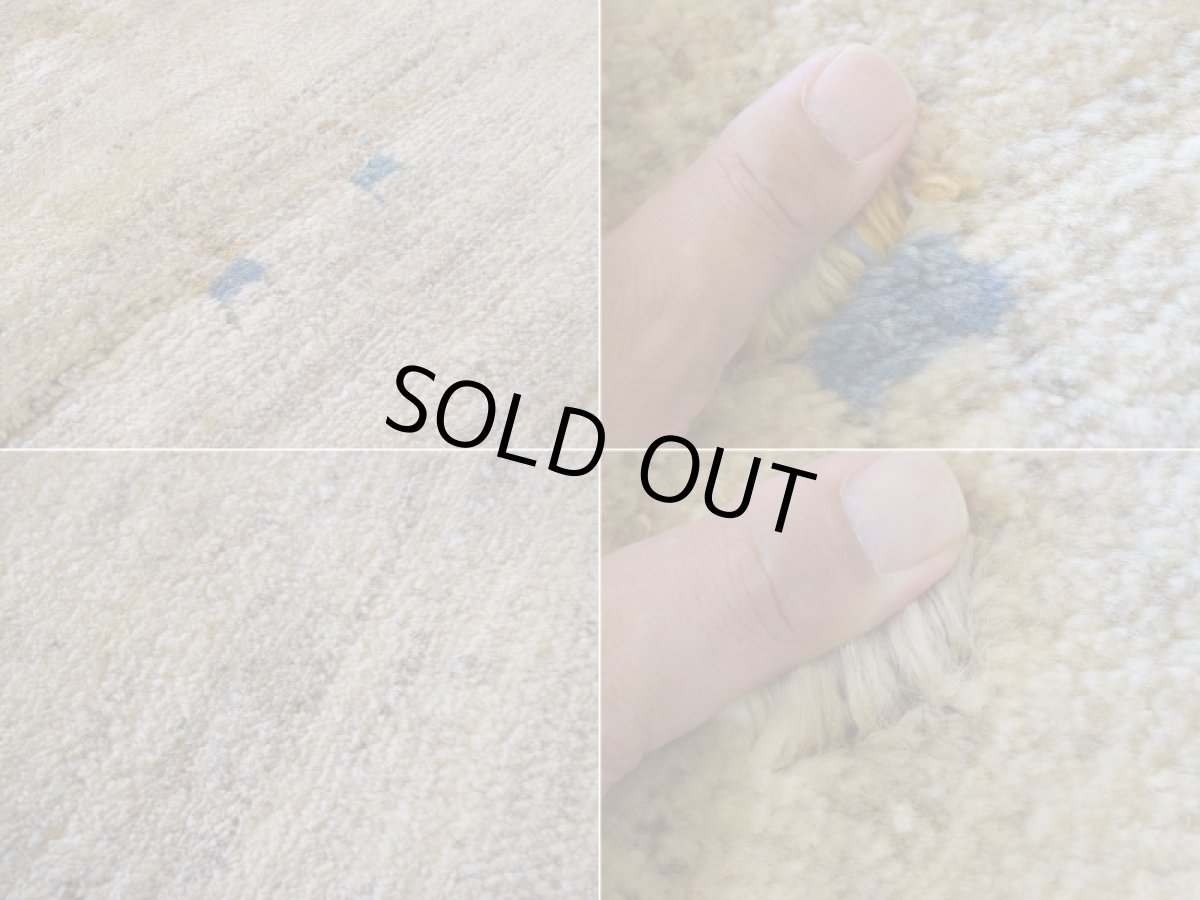 画像17: 新品 ペルシャ ギャッベ 縦2.4m 横1.7m 4㎡ 〜3帖 リビング ダイニング 2-3人掛けソファ サイズ 240 × 158 cm No.P394 肉厚 天然 ウール ギャベ 手織り ハンドメイド ラグ 絨毯 カーペット リビングダイニングルームやベッドサイドに 生成り クリーム ベージュ n-p394-240170h093p (17)