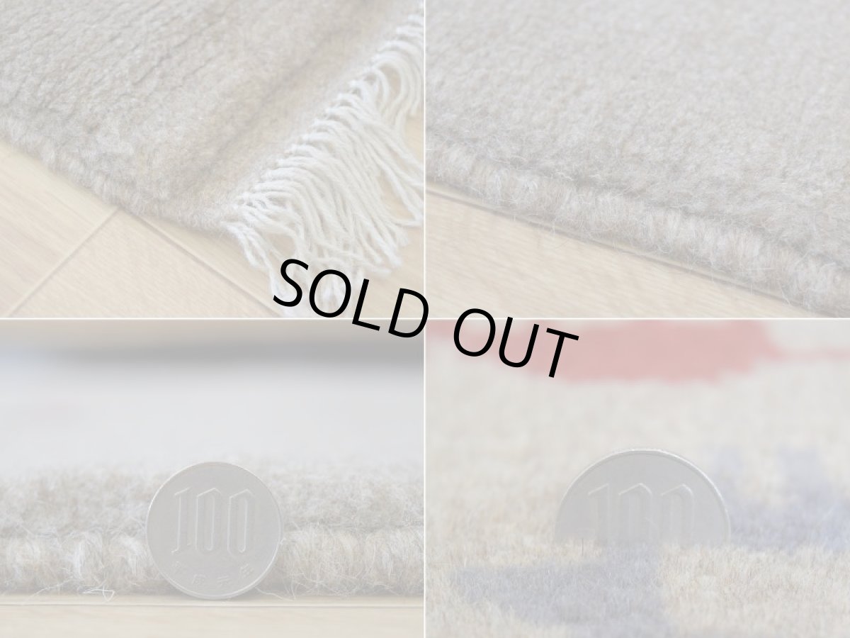 画像20: 新品 ペルシャ ギャッベ 縦2m 横1.5m 3㎡ 〜2帖程度 リビング ダイニング 2-3人掛けソファ サイズ 198 × 148 cm No.R404 肉厚 天然 ウール ギャベ 手織り ハンドメイド ラグ 絨毯 カーペット リビングダイニングルームやベッドサイドに ライトグレー ベージュ n-r404-198148h051-002 (20)