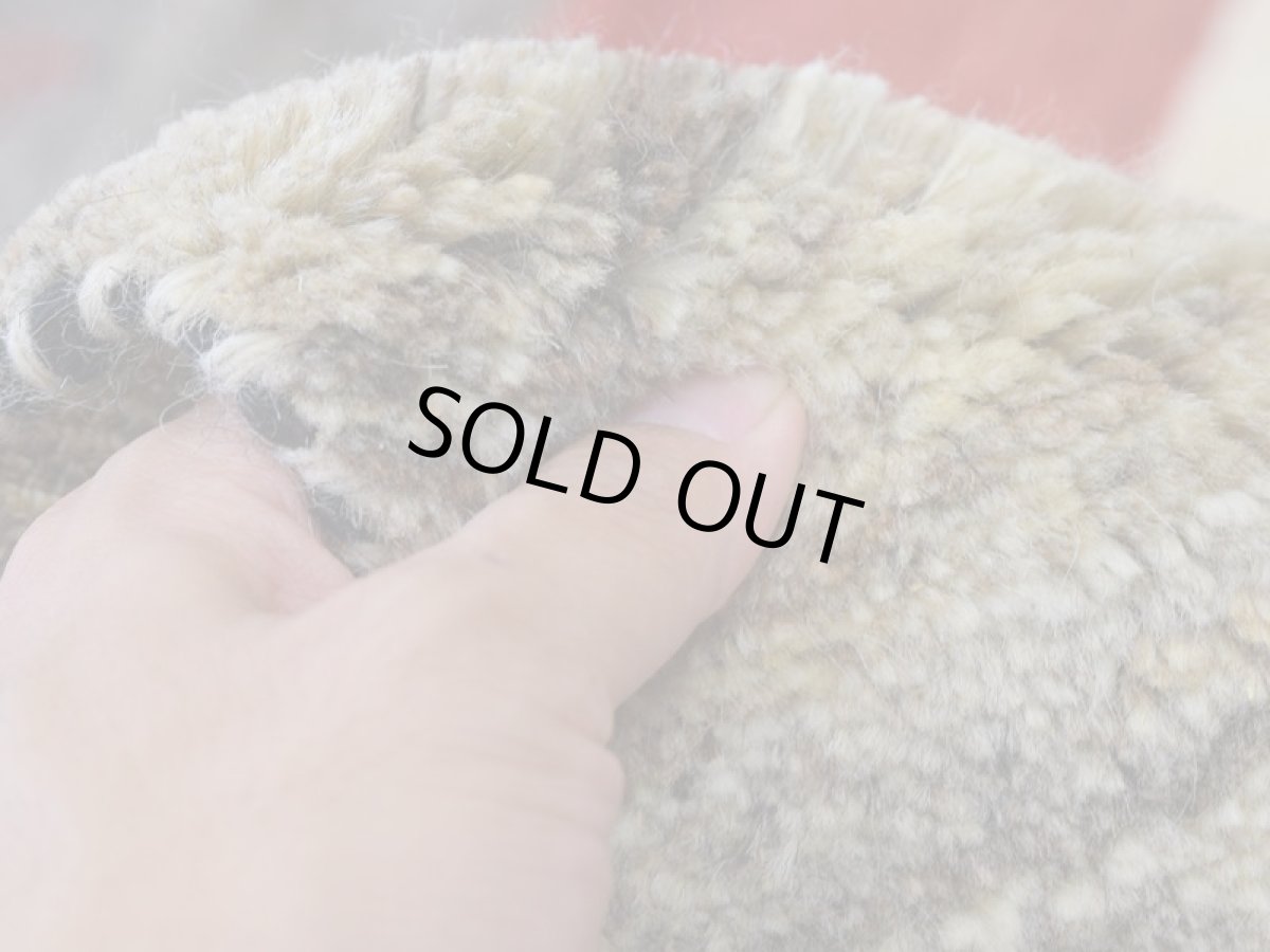 画像12: 新品 ペルシャ ギャッベ 縦2m 横1.5m 3㎡ 〜2帖 リビング ダイニング 2-3人掛けソファ サイズ 190 × 155 cm No.P397 肉厚 天然 ウール ギャベ 手織り ハンドメイド ラグ 絨毯 カーペット リビングダイニングルームやベッドサイドに 赤 黄 青 生成り グレー 原毛系 ボーダー n-p397-190155h092p (12)