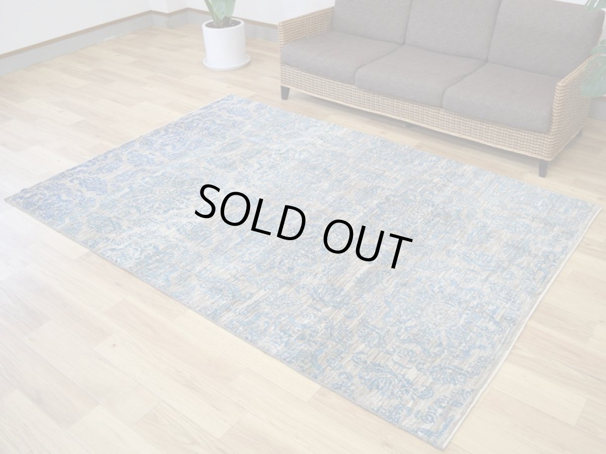 画像2: 新品 ペルシャ ギャッベ 縦2.5m 横1.7m 4㎡ 〜2-3帖程度 リビング ダイニング 2-3人掛けソファ サイズ 239 × 158 cm No.A624 肉厚 リーズバフト ウール 手織りギャベ  ハンドメイド ラグ 絨毯 カーペット グレー 原毛系  青 水色 リビングダイニングルームやベッドサイドに n-a624-239158h028a0701 (2)