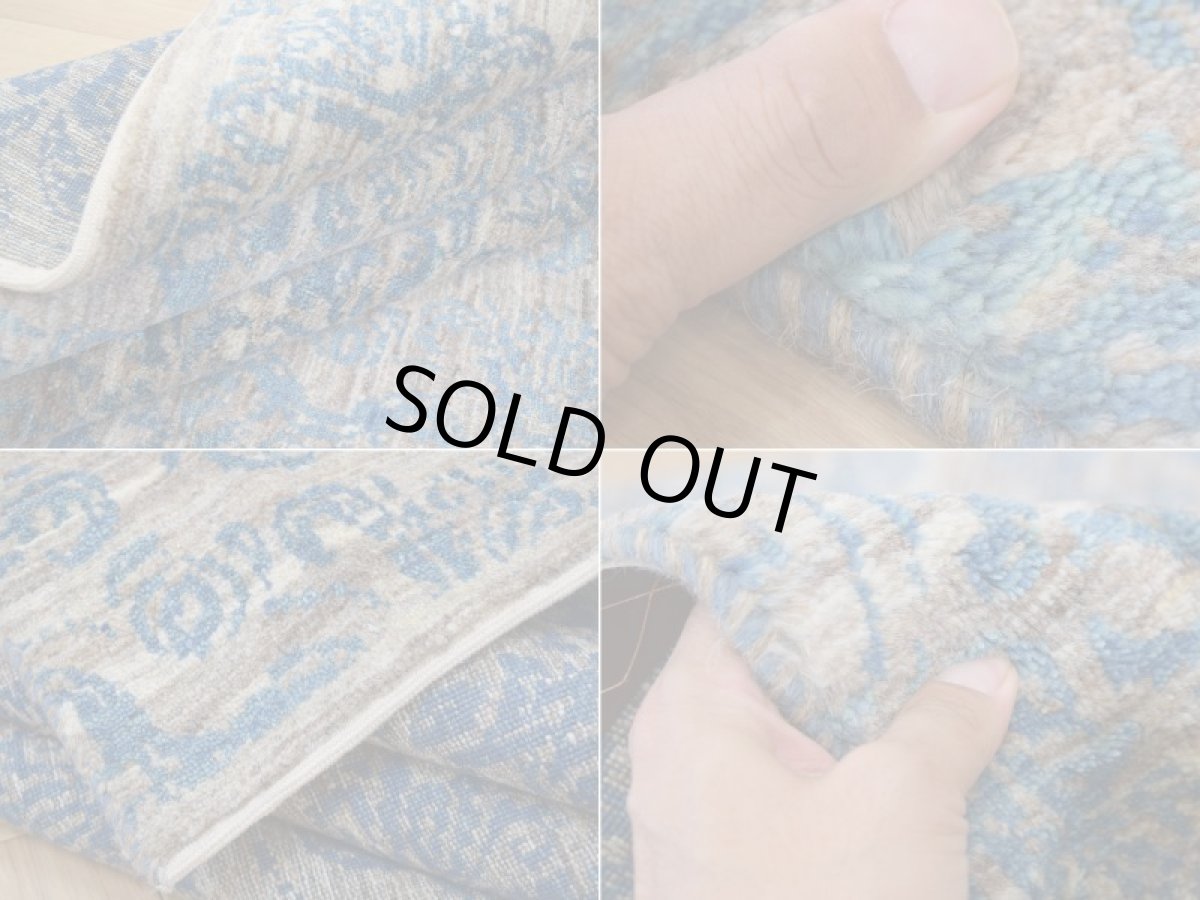 画像18: 新品 ペルシャ ギャッベ 縦2.5m 横1.7m 4㎡ 〜2-3帖程度 リビング ダイニング 2-3人掛けソファ サイズ 239 × 158 cm No.A624 肉厚 リーズバフト ウール 手織りギャベ  ハンドメイド ラグ 絨毯 カーペット グレー 原毛系  青 水色 リビングダイニングルームやベッドサイドに n-a624-239158h028a0701 (18)