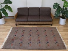 画像1: 新品 ペルシャ ギャッベ 縦2m 横1.4m 2.7㎡ リビング ダイニング 2-3人掛けソファ サイズ 198 × 136 cm No.R394 肉厚 天然 ウール ギャベ 手織り ハンドメイド ラグ 絨毯 カーペット リビングダイニングルームやベッドサイドに ライトブラウン 茶 動物 植物柄 n-r394-198136h031-071 (1)