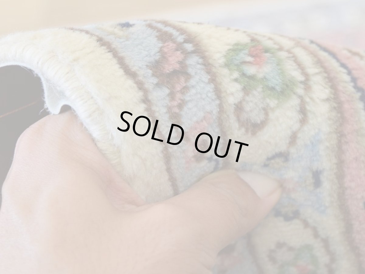 画像12: 新品 ペルシャ 絨毯 カシャーン 産 縦2.5m 横1.5m 3.8㎡ 〜3.5帖程度 リビング ダイニング 2-3人掛けソファ サイズ 247 x 150 cm No.2200 ウール 手織り ラグ 敷物 カーペット メダリオン 生成り グレー ピンク n-2200-247150s215a076 (12)