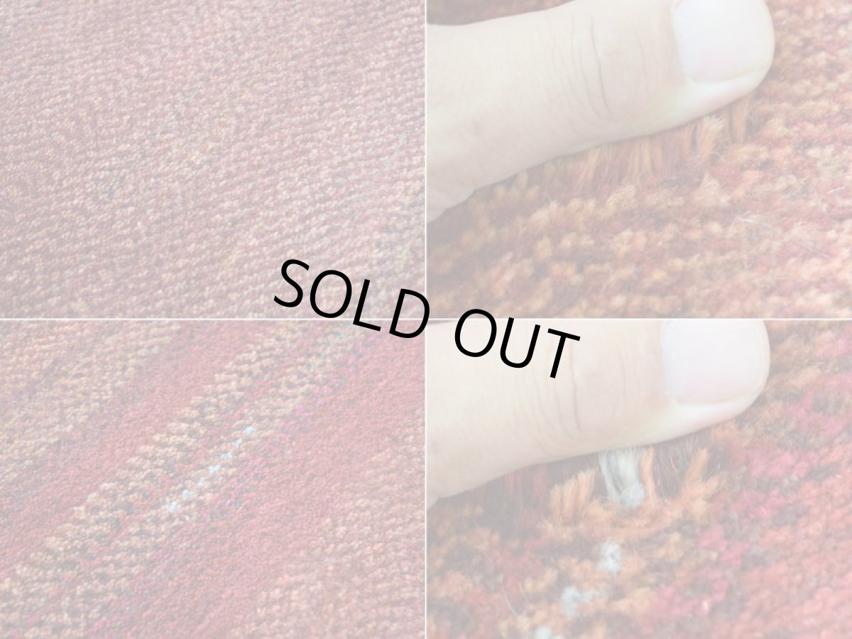 画像16: 新品 ペルシャ ギャッベ 縦2.5m 横1.6m 4㎡ 〜4帖 リビング ダイニング 2-3人掛けソファサイズ 236 × 160 cm No.A612 肉厚 ウール ギャベ 手織り ハンドメイド ラグ 絨毯 カーペット 赤 オレンジ グラデーション ボーダー リビングダイニングルームやベッドサイドに  n-A612-236160s028-0601 (16)