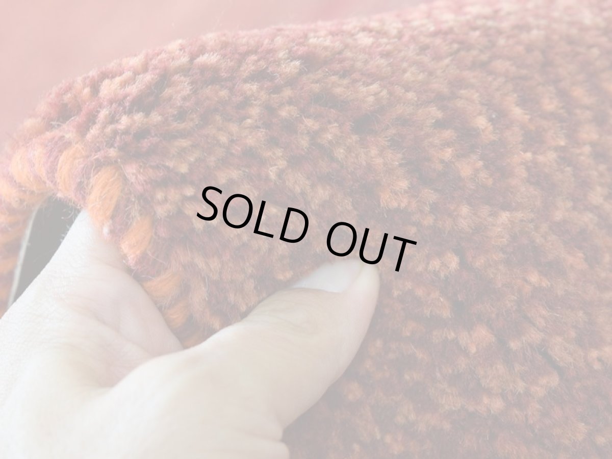 画像12: 新品 ペルシャ ギャッベ 縦2.5m 横1.6m 4㎡ 〜4帖 リビング ダイニング 2-3人掛けソファサイズ 236 × 160 cm No.A612 肉厚 ウール ギャベ 手織り ハンドメイド ラグ 絨毯 カーペット 赤 オレンジ グラデーション ボーダー リビングダイニングルームやベッドサイドに  n-A612-236160s028-0601 (12)