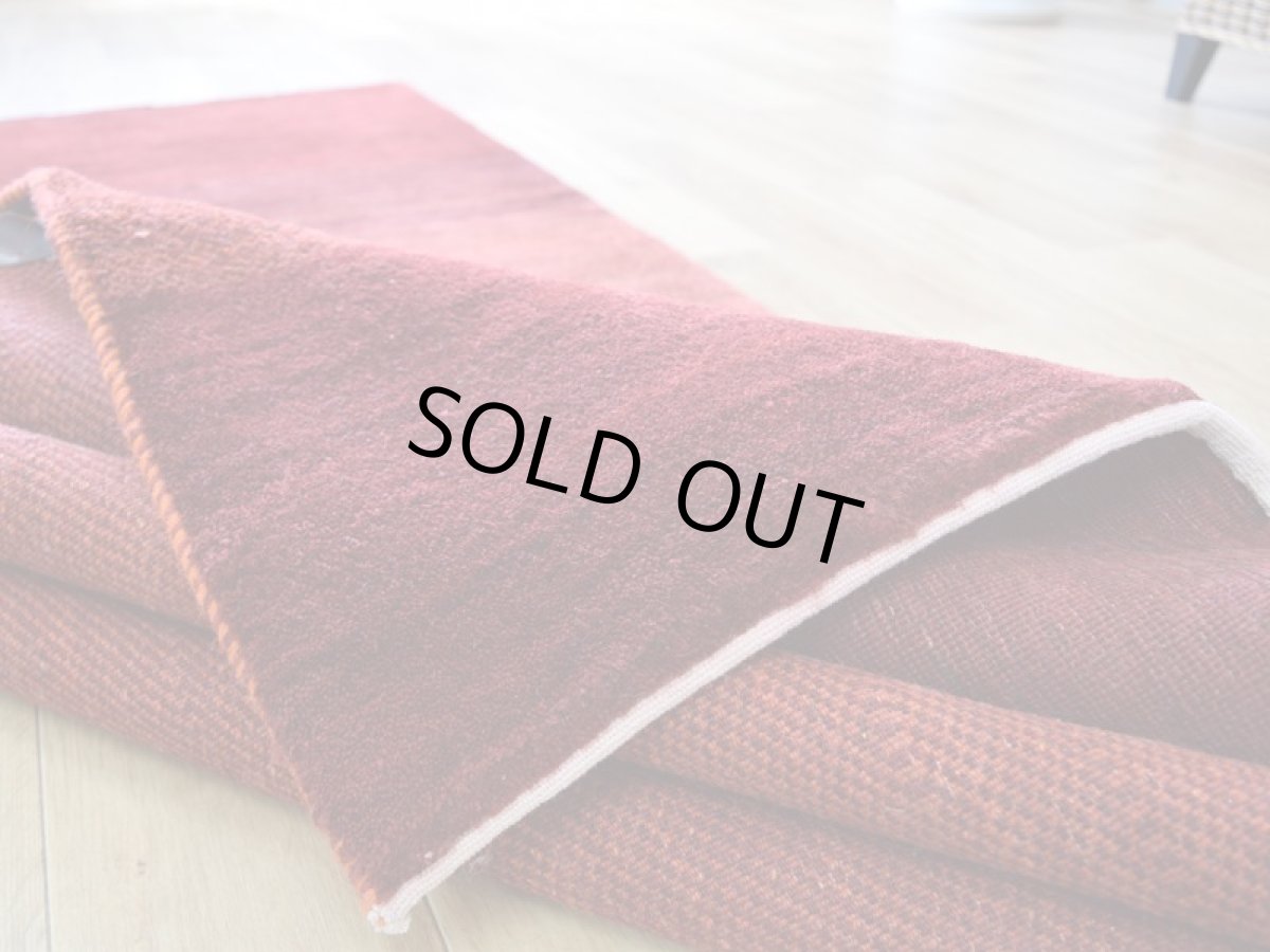 画像13: 新品 ペルシャ ギャッベ 縦2.5m 横1.6m 4㎡ 〜4帖 リビング ダイニング 2-3人掛けソファサイズ 236 × 160 cm No.A612 肉厚 ウール ギャベ 手織り ハンドメイド ラグ 絨毯 カーペット 赤 オレンジ グラデーション ボーダー リビングダイニングルームやベッドサイドに  n-A612-236160s028-0601 (13)