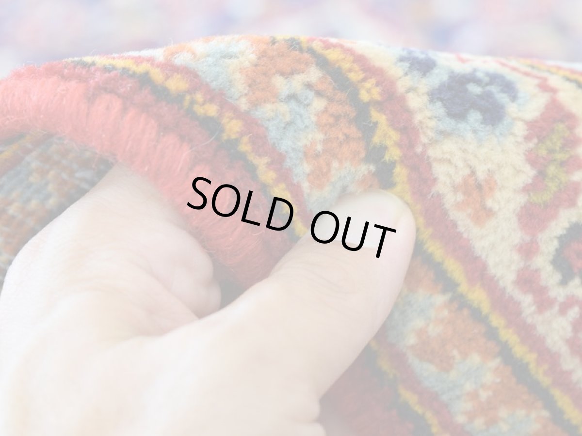 画像10: 良品 ペルシャ 絨毯 カシャーン 縦3m 横2m 6㎡ 〜6帖 リビング ダイニング 3人掛けソファ コーナーソファ 大判 サイズ 335 x 200 cm No.R325 肉厚 ウール 手織り トライバル ラグ 敷物 マット カーペット メダリオン ヴィンテージ ビンテージ 赤 ネイビー b-r325-335200h523a034 (10)