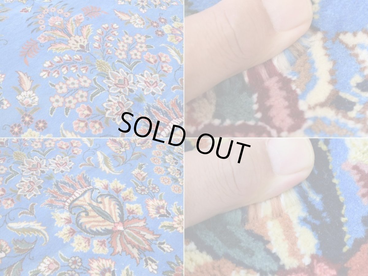 画像14: 新品 ペルシャ 絨毯 カシュマール 産  縦3m 横2m 6㎡ 〜6帖程度 リビング ダイニング 3人掛けソファ コーナーソファ 大判 サイズ 302 x 192 cm No.2271 シルク ウール 手織り トライバル ラグ 敷物 カーペット 花柄 花瓶 花束 メヘラブ ゴルダニ模様  水色 スカイブルー n-2271-302192s5861a0022 (14)