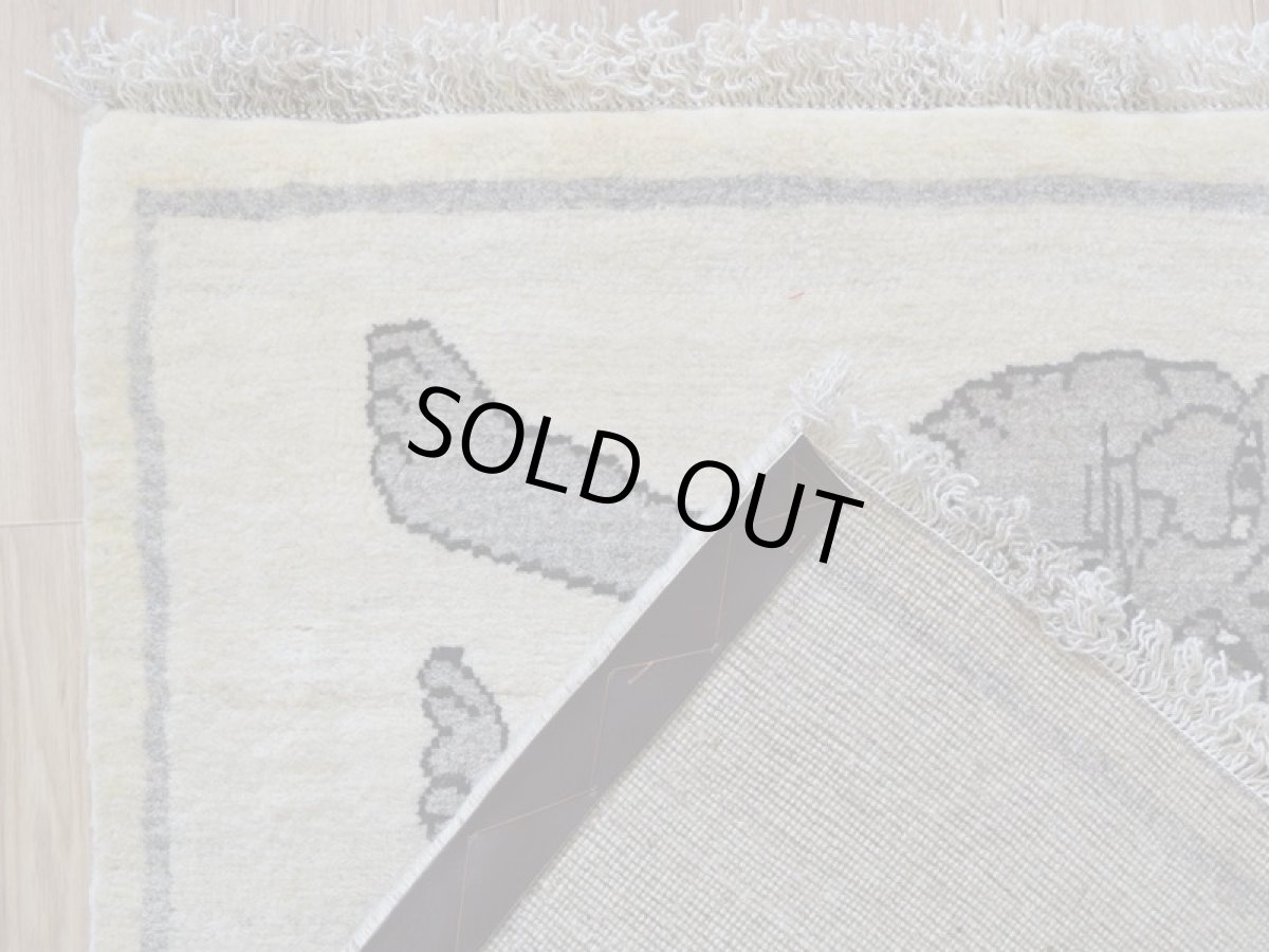 画像16: 新品 ペルシャ ギャッベ 縦1.1m アクセント ラグ サイズ 106 x 75 cm No.2371 肉厚 ウール 手織り ハンドメイド ギャベ マット カーペット  ライオンラグ ベージュグレー 原毛系 n-2371-106075s101a531 (16)