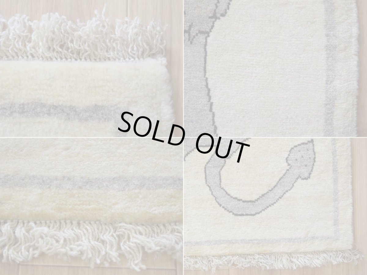 画像19: 新品 ペルシャ ギャッベ 縦1.1m アクセント ラグ サイズ 106 x 75 cm No.2371 肉厚 ウール 手織り ハンドメイド ギャベ マット カーペット  ライオンラグ ベージュグレー 原毛系 n-2371-106075s101a531 (19)