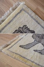 画像7: 新品 ペルシャ ギャッベ 縦1.1m アクセント ラグ サイズ 106 x 75 cm No.2371 肉厚 ウール 手織り ハンドメイド ギャベ マット カーペット  ライオンラグ ベージュグレー 原毛系 n-2371-106075s101a531 (7)