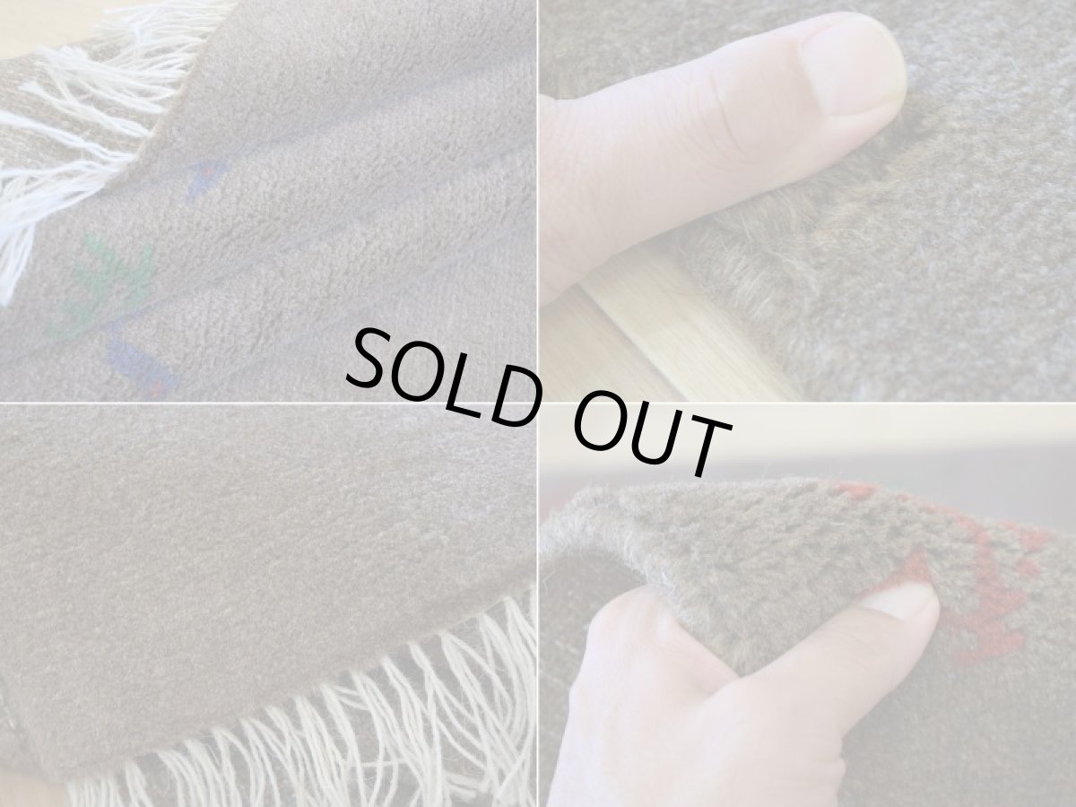 画像17: 新品 ペルシャ ギャッベ 縦2m 横1.3m 2.6㎡ リビング ダイニング 2-3人掛けソファ サイズ 196 × 129 cm No.R393 肉厚 天然 ウール ギャベ 手織り ハンドメイド ラグ 絨毯 カーペット リビングダイニングルームやベッドサイドに ブラウン 茶 動物 植物柄 n-r393-196129h031-071 (17)