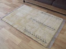 画像2: 新品 ペルシャ ギャッベ 縦1.5m アクセント ラグ サイズ 143 x 99 cm No.A541 肉厚 ウール 手織り 絨毯 ハンドメイド ギャベ マット カーペット 生命の樹 クリーム 生成り色 原毛系 n-a541-143099h041a002 (2)