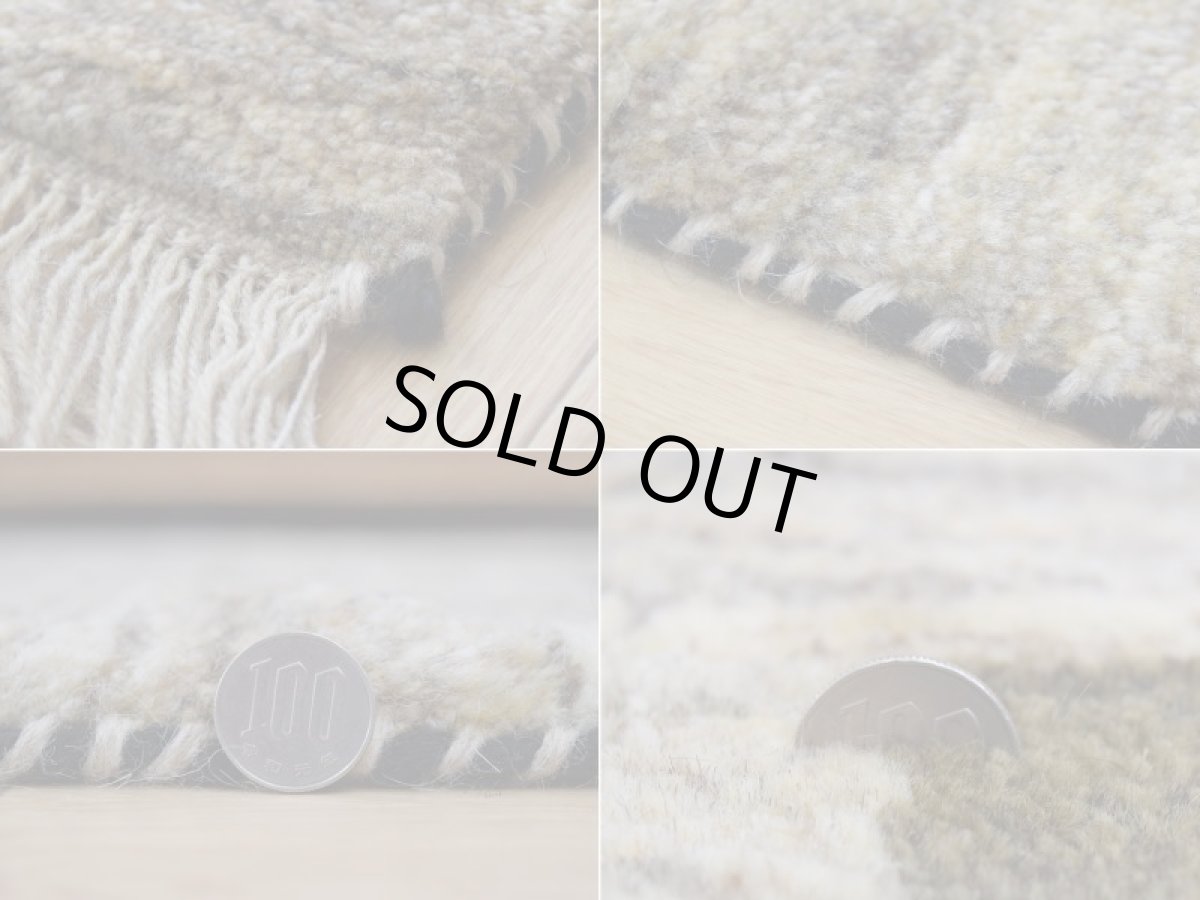 画像20: 新品 ペルシャ ギャッベ 縦2m 横1.5m 3㎡ 〜2帖 リビング ダイニング 2-3人掛けソファ サイズ 190 × 156 cm No.A565 肉厚 天然 ウール ギャベ 手織り ハンドメイド ラグ 絨毯 カーペット リビングダイニングルームやベッドサイドに 生成り クリーム 原毛系 マルチカラー カラフル n-a565-190156h023a024 (20)
